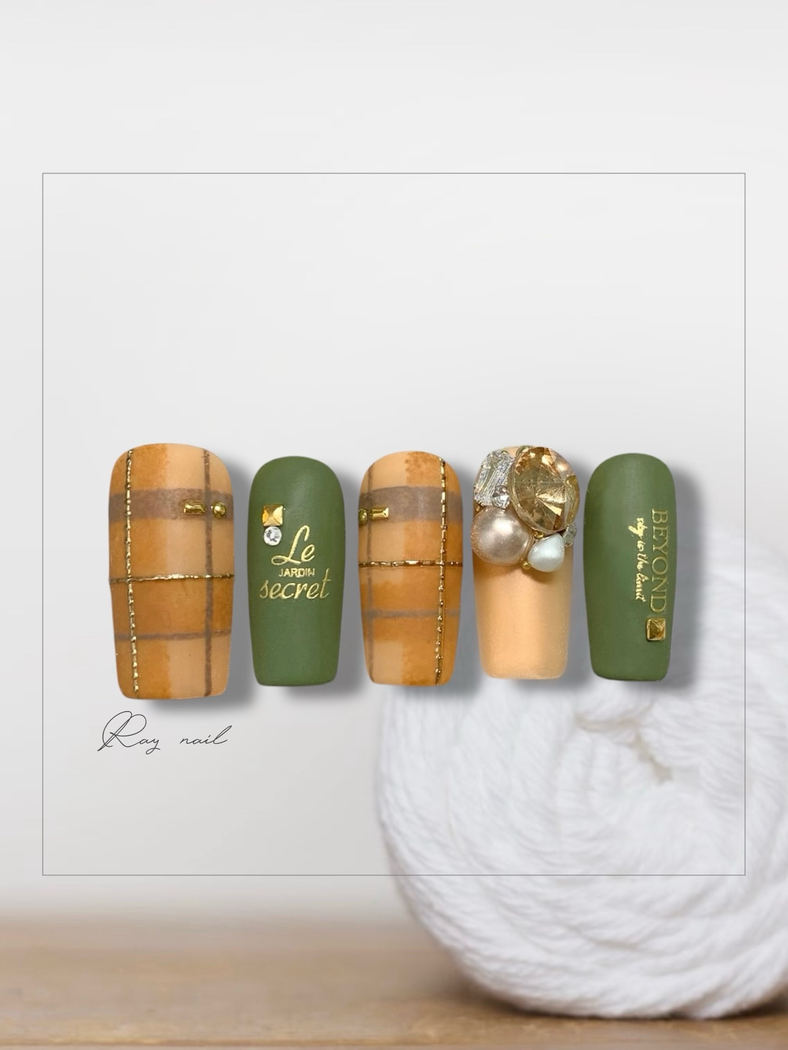 秋冬おすすめチェックネイルデザイン🧡✨

やり方はこちら👇

https://lipscosme.com/posts/8094434?_t=zLqY&_r=x9ZoAZ

カーキと合わせておしゃれに大人っぽく💕🥰

デザイン参考にな