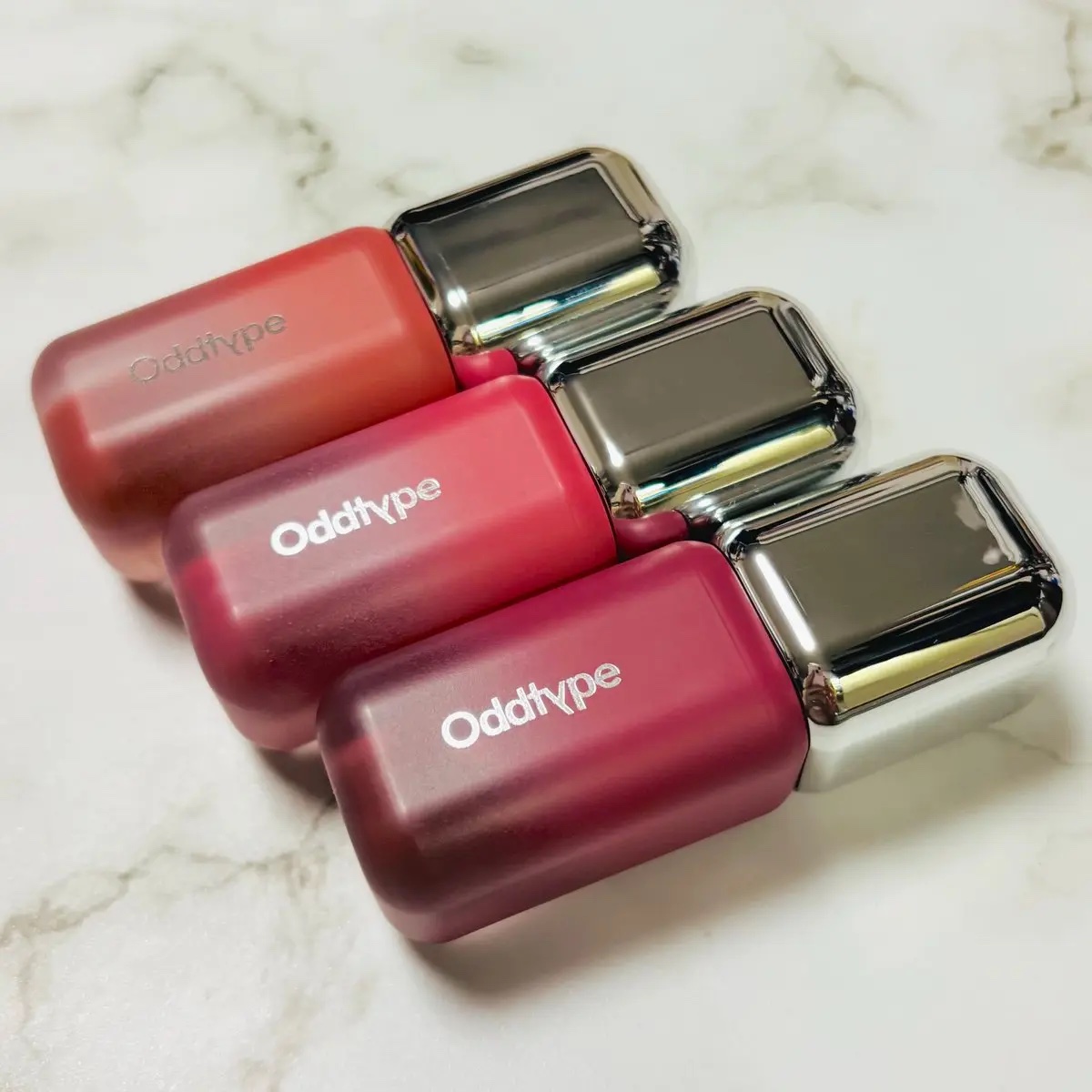 アンシーン バルーンティント 877 リズ/Oddtype/リップティントを使ったクチコミ（1枚目）