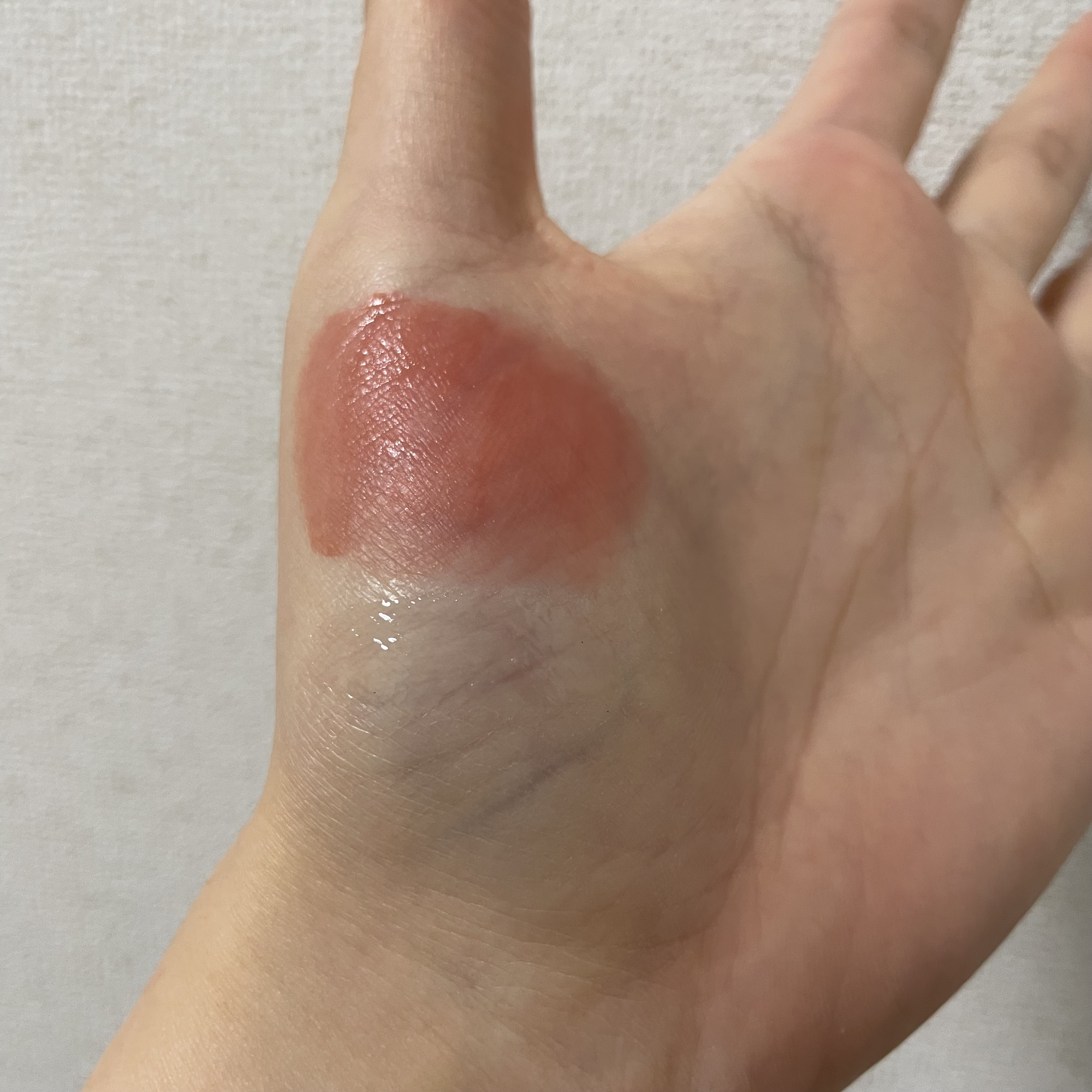 デュアルエフェクトエッセンスリップグロス/Mooekiss/リップグロスを使ったクチコミ（2枚目）