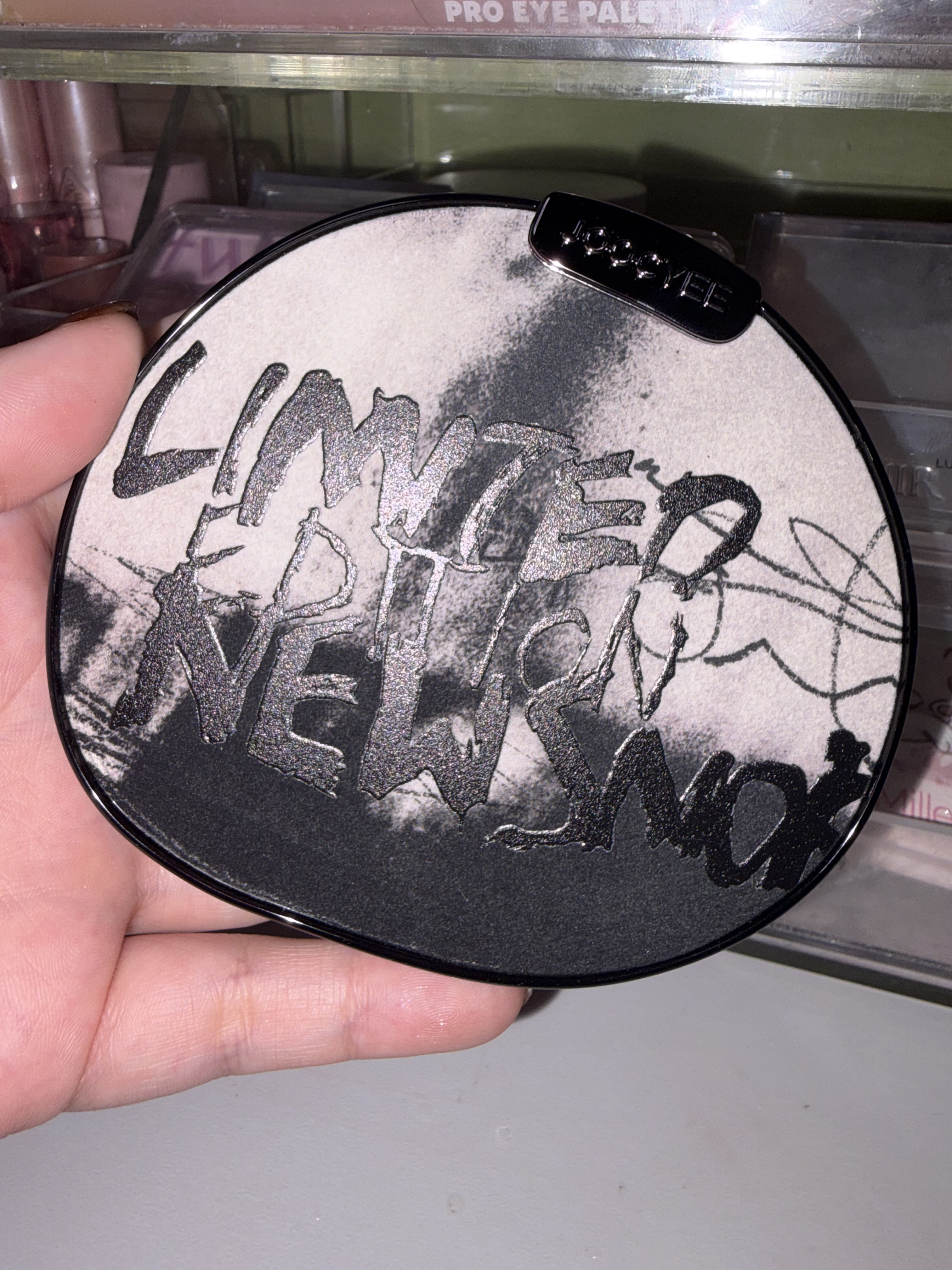 Joocyee マルチパレットのクチコミ「クールな印象になりたい方絶対かって！Joocyeeマルチパレットジェントルピンクレビュー

J.....」（2枚目）