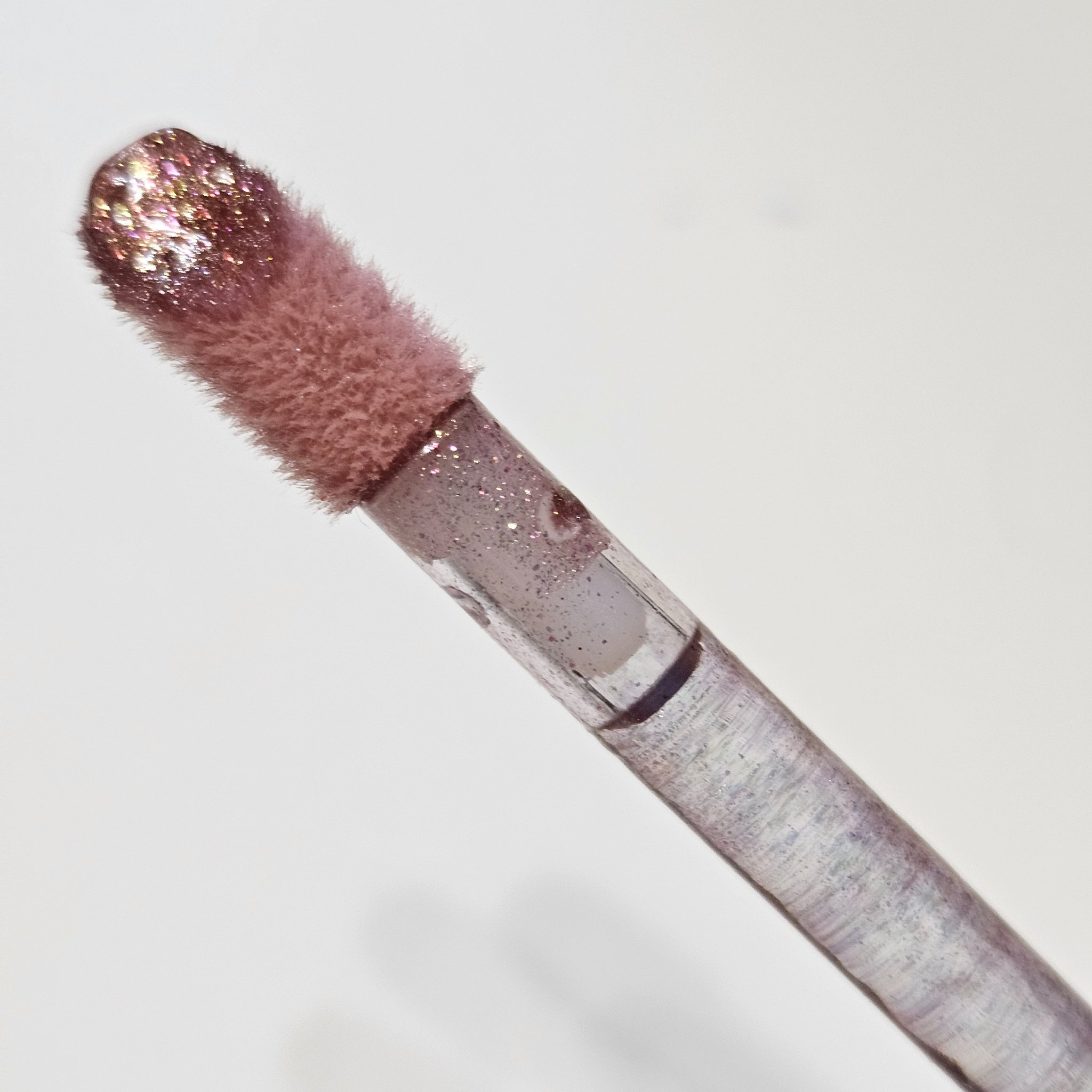 レブロン スーパー ラストラス グリマーグロス 004 ハッピー アワー/REVLON/リップグロスを使ったクチコミ（2枚目）