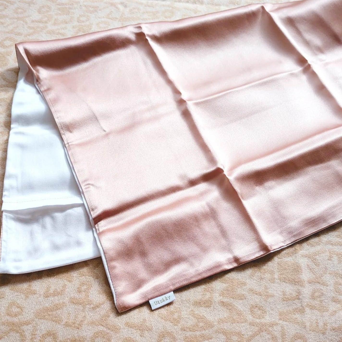 シルク枕カバー/Utukky/ヘアケアグッズを使ったクチコミ(2枚目)