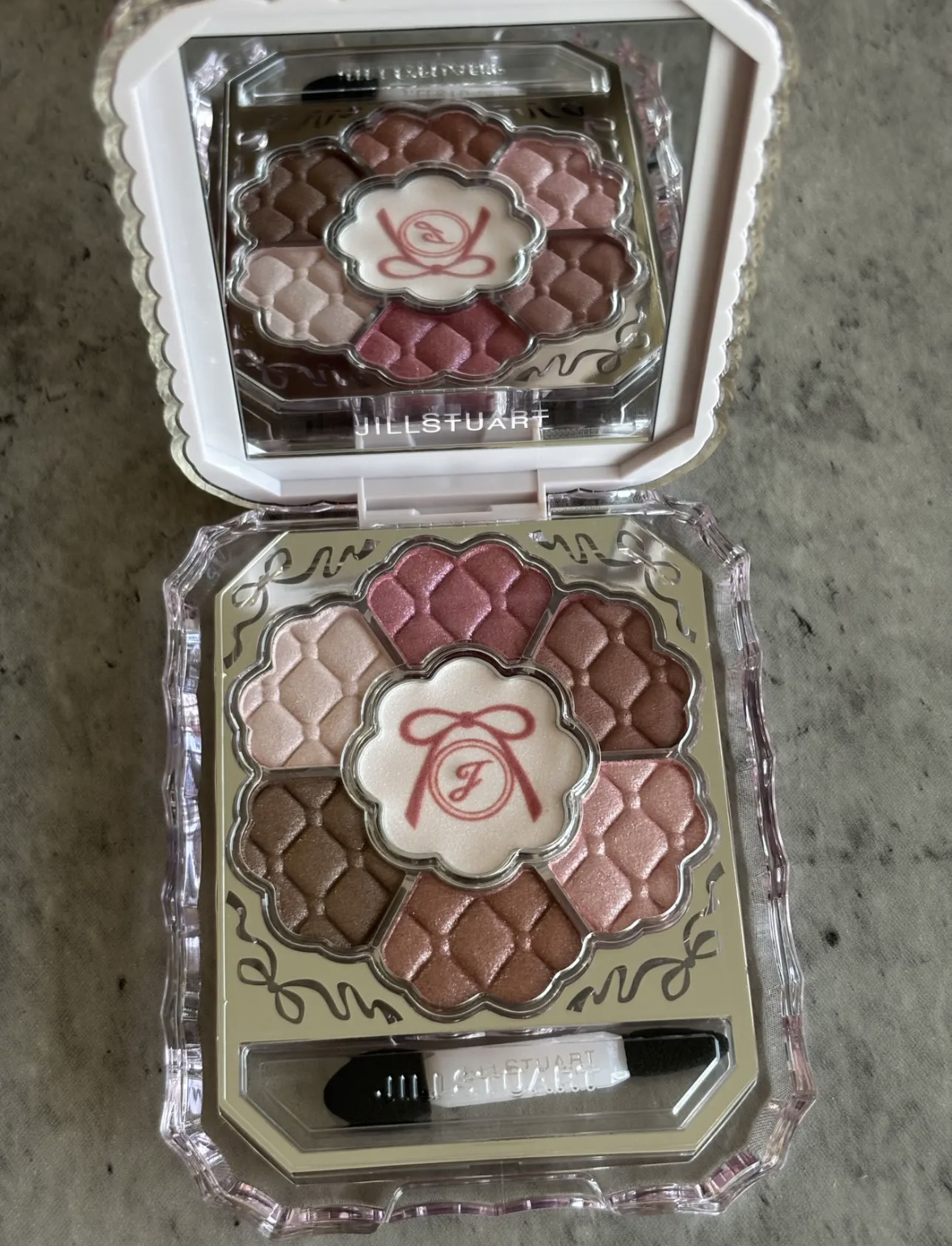 ジルスチュアート　リボンファッションショー コレクション/JILL STUART/メイクアップキットを使ったクチコミ（1枚目）