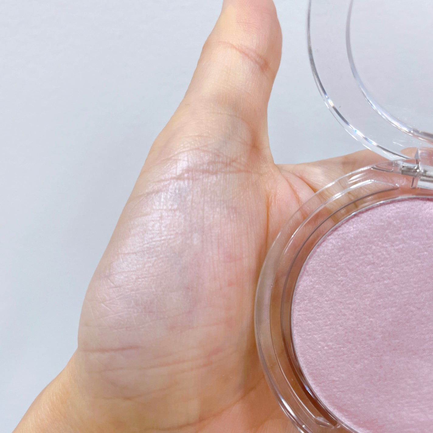 バニラコ シルキーグロウハイライター/BANILA CO/パウダーハイライトを使ったクチコミ(2枚目)