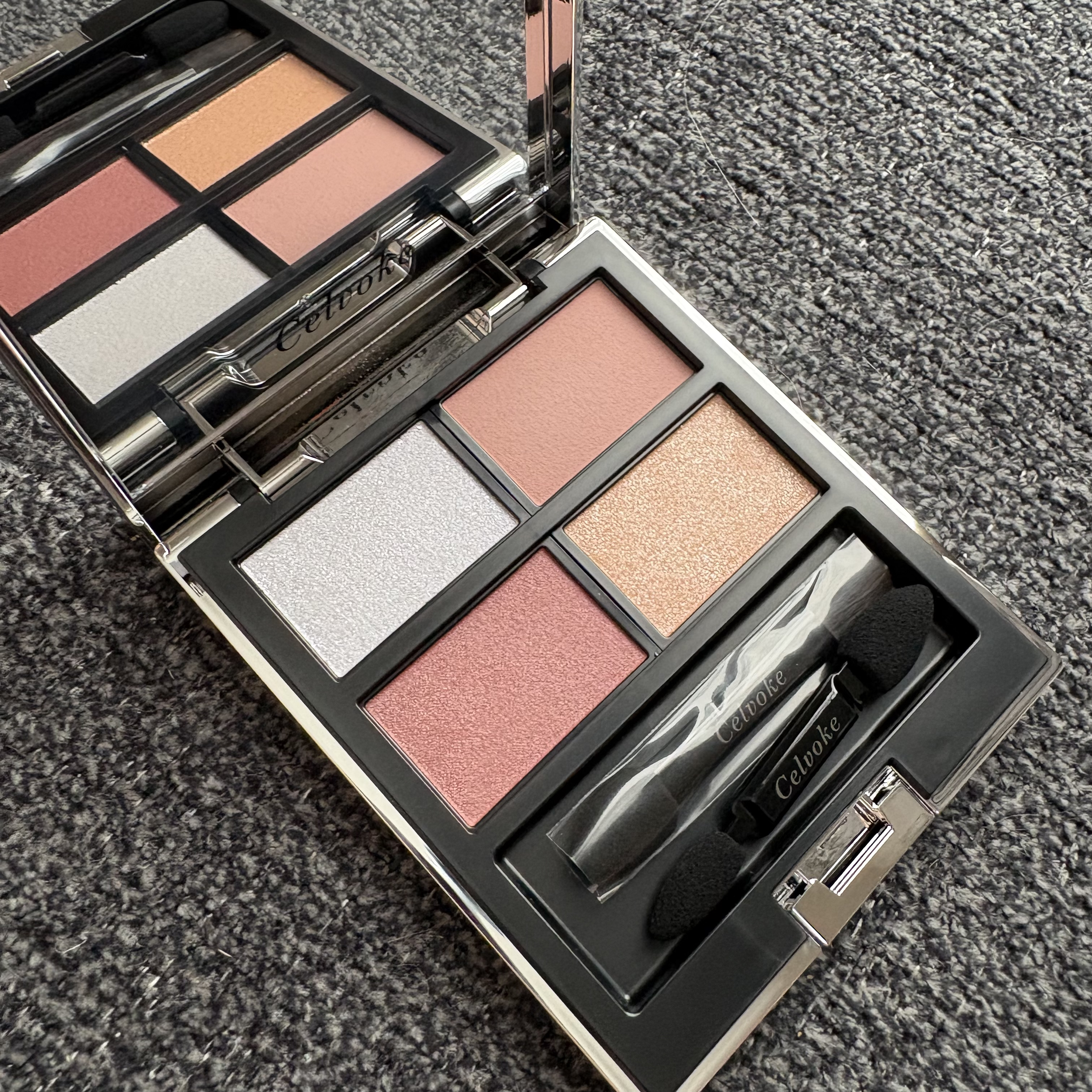 セルヴォーク ヴァティック アイパレット/Celvoke/アイシャドウパレットを使ったクチコミ（2枚目）