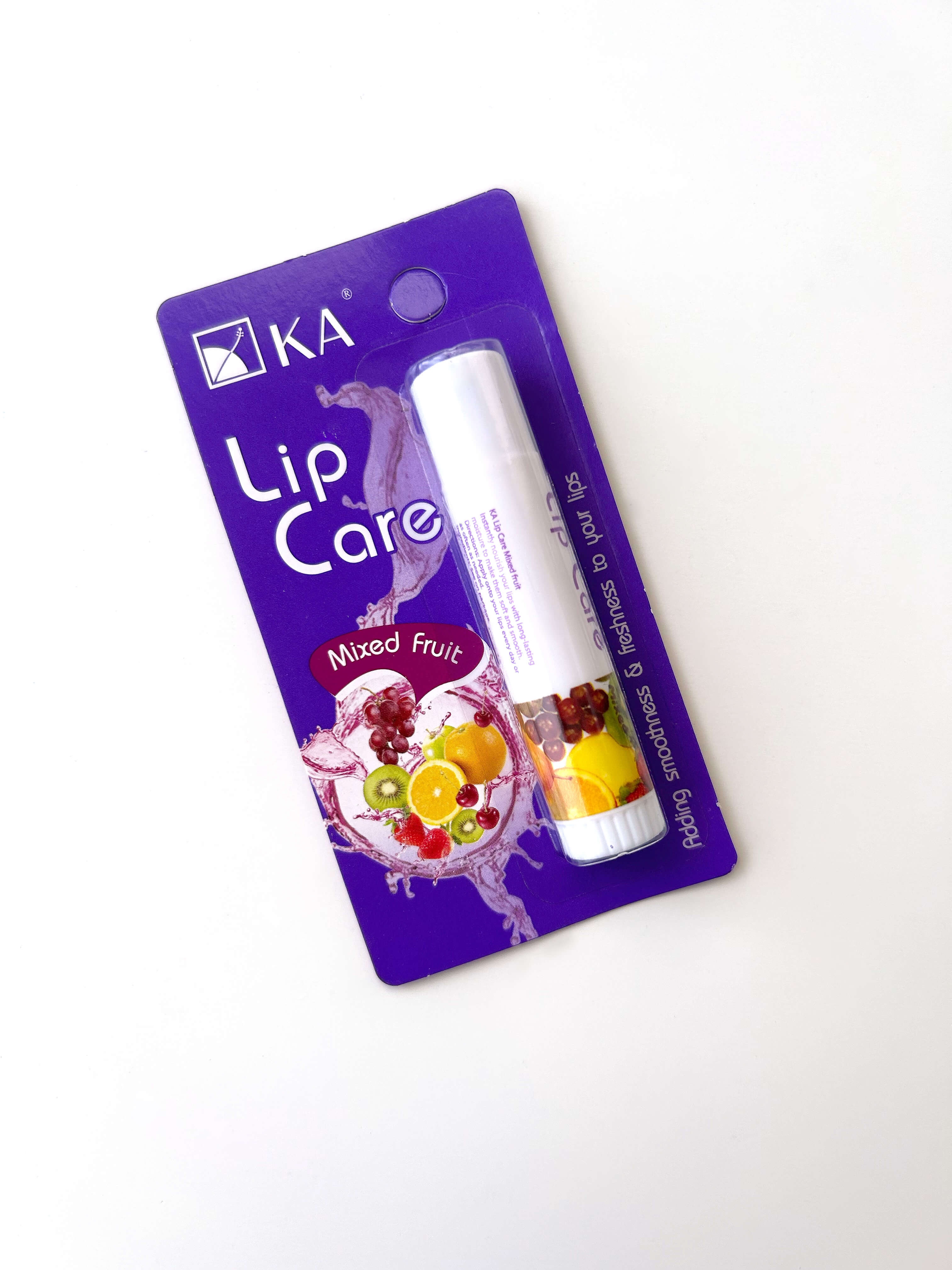 
タイで購入したリップクリーム。
一番安いやつだったから2-300円だったかな？

油膜が張る感じ？でぬるっとした仕上がり。
意外と保湿力はあるかも。

匂いはなんか懐かしい感じがするんだけど
なんの匂いかは思い出せない。

まあそんなに買