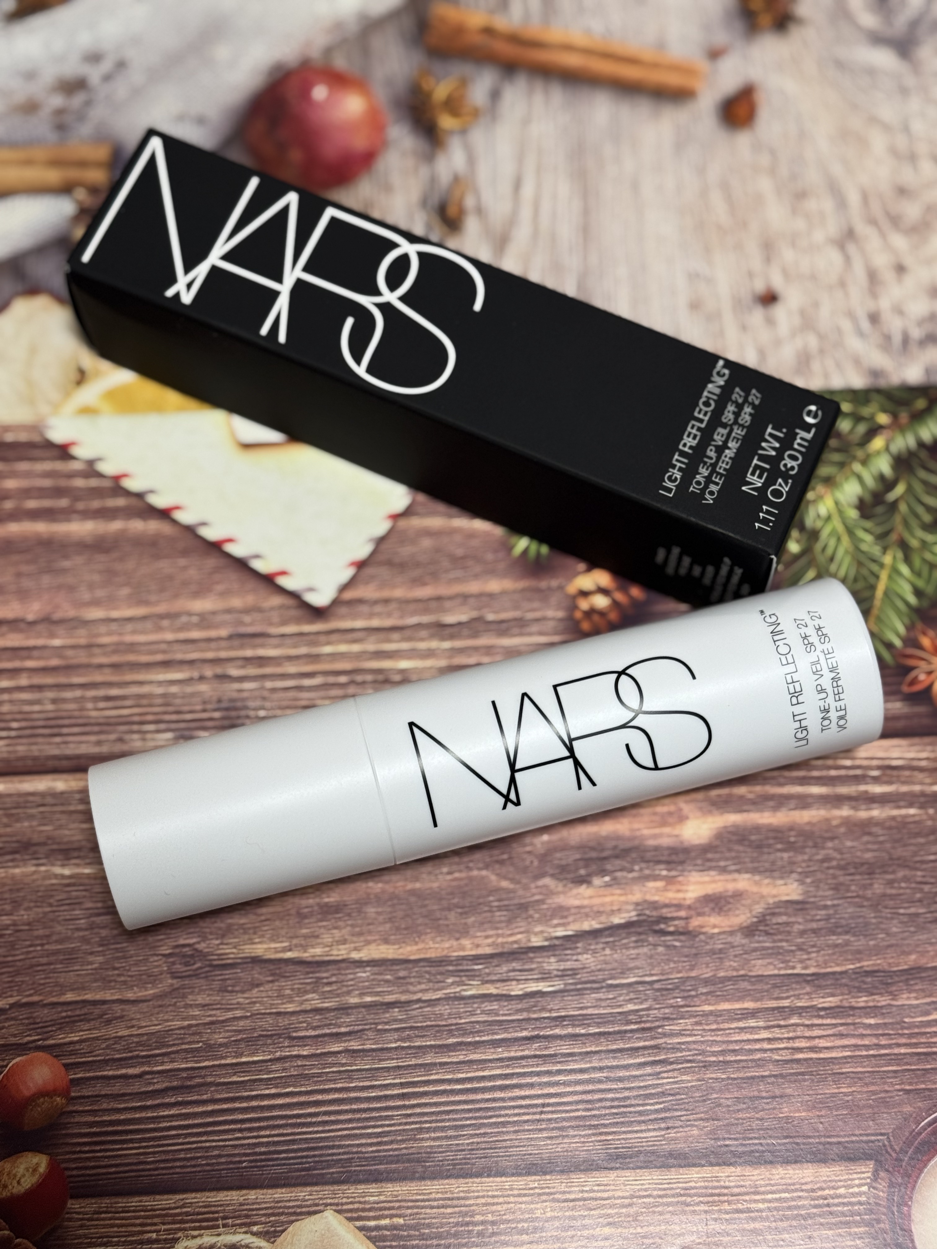 ライトリフレクティング　トーンアップヴェール/NARS/化粧下地を使ったクチコミ（2枚目）