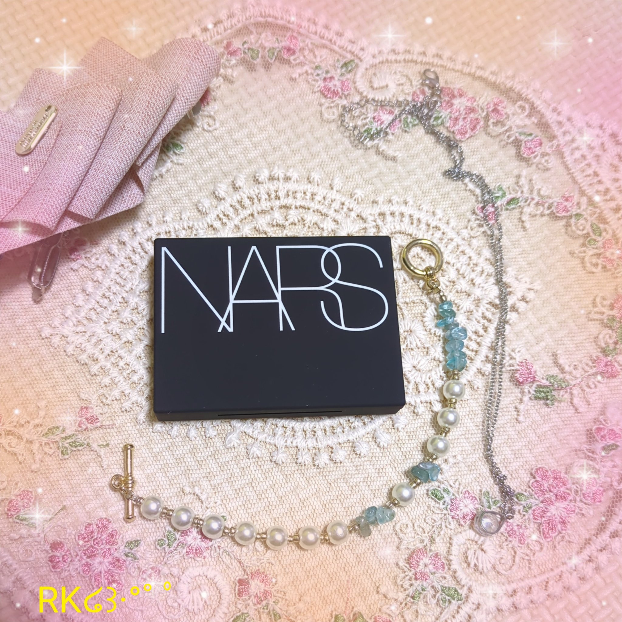 ミニサイズが可愛すぎる🥺💞

✔NARS
✔ライトリフレクティングセッティングパウダー　プレスト　N
✔ミニ 02415

人気のリフ粉のミニサイズが可愛すぎて大優勝🚩
手のひらに乗るサイズで、ポーチインもしやすい🥺
仕上がりも変に