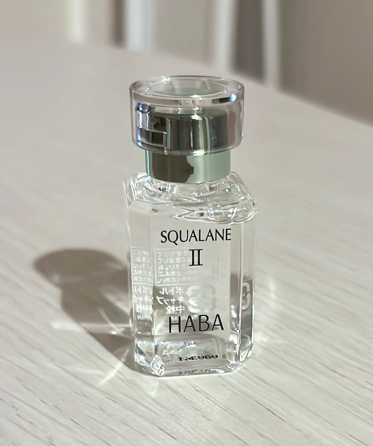 薄氷 on LIPS 「デザインがすごく上品で置いておくだけで可愛い化粧オイル…!軽い..」(1枚目)