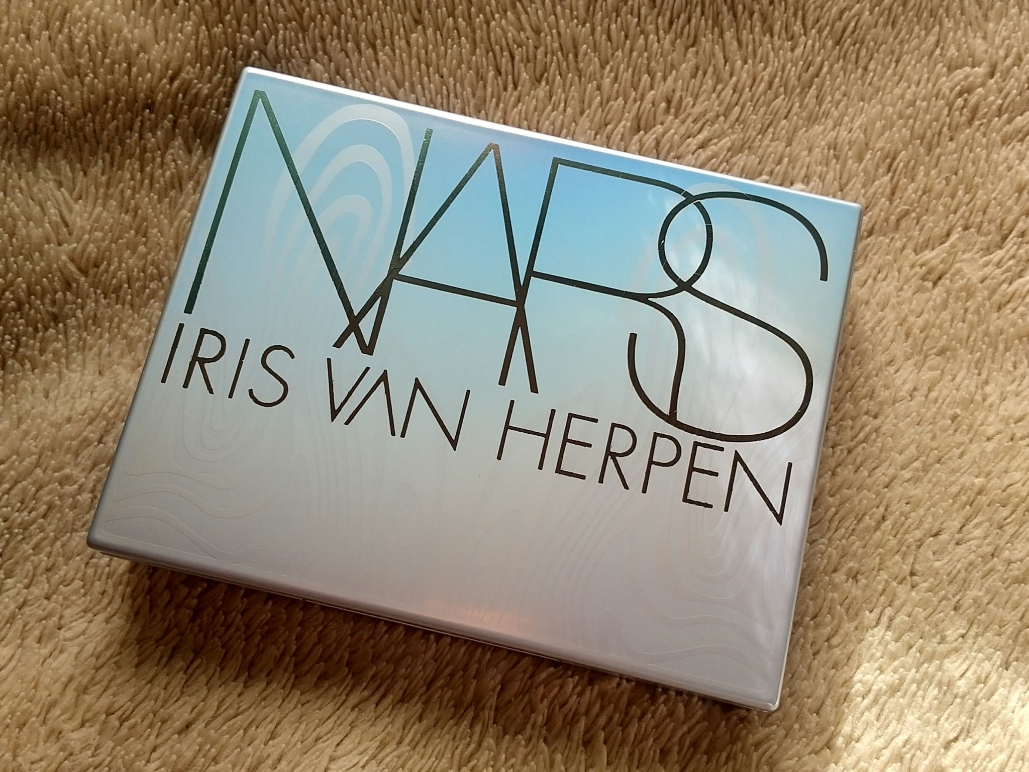 ライトリフレクティング プリズマティックパウダー/NARS/プレストパウダーを使ったクチコミ（3枚目）