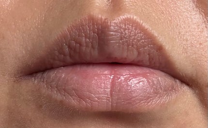 ルージュ ディオール シークイン リキッド デュオ(ホリデーコレクション 2025 限定品)/Dior/口紅・グロス・リップライナー・リップケアを使ったクチコミ(2枚目)