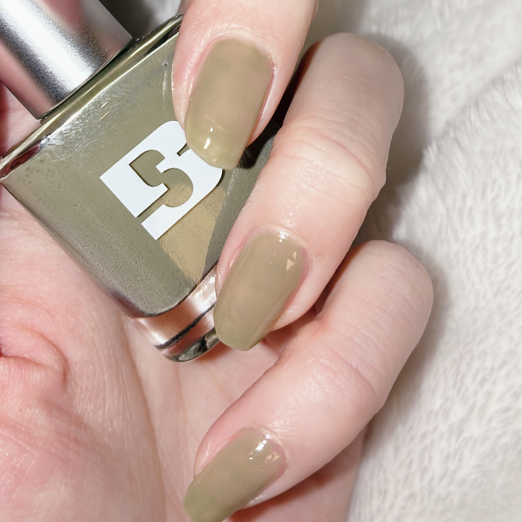 ビー・クラシック・ネイル/BRAYE/マニキュアを使ったクチコミ（2枚目）