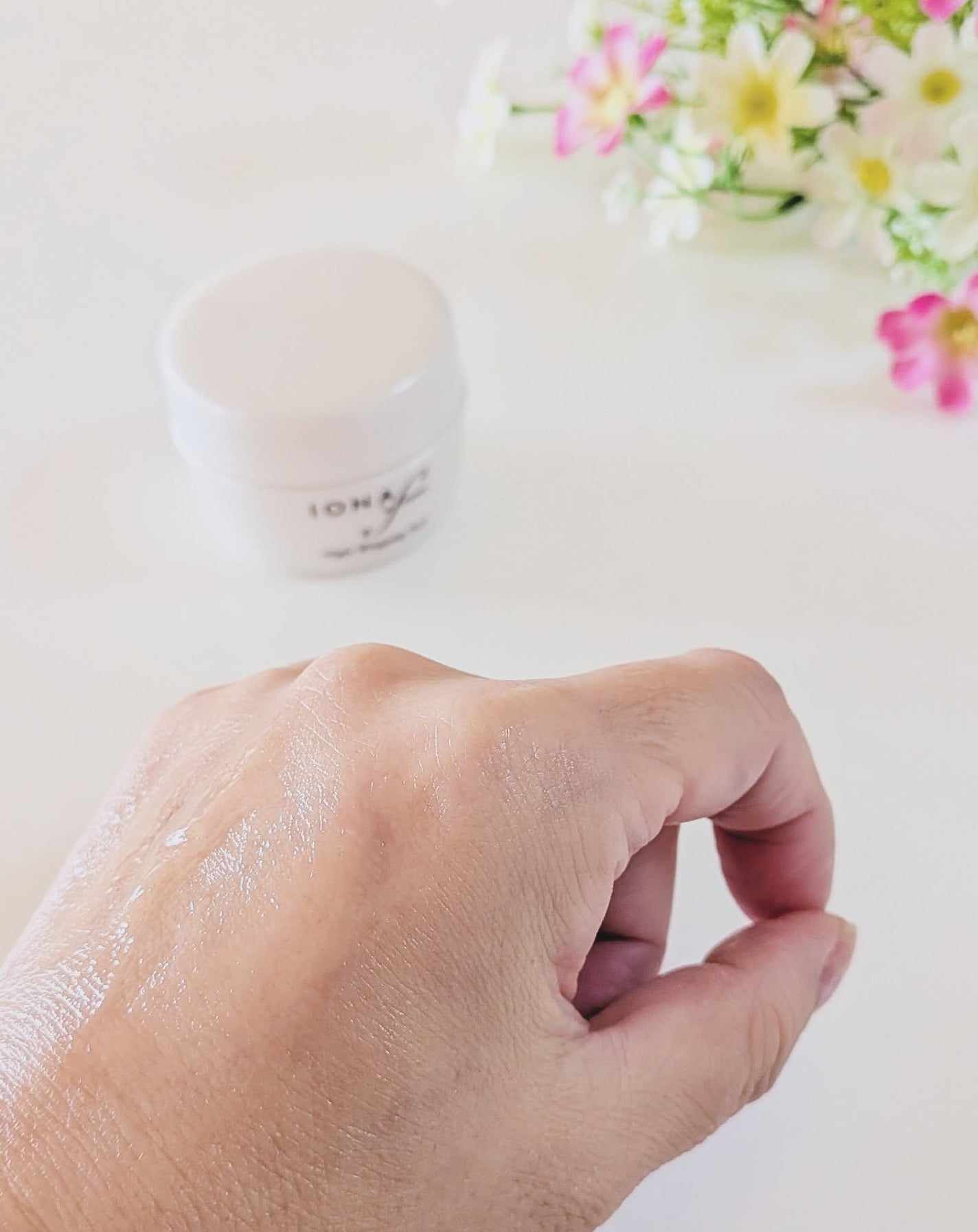 かなみ@フォロバ on LIPS 「【イオナエフナイトラッピングパック】乾燥が気になり始めて、夜の..」(6枚目)