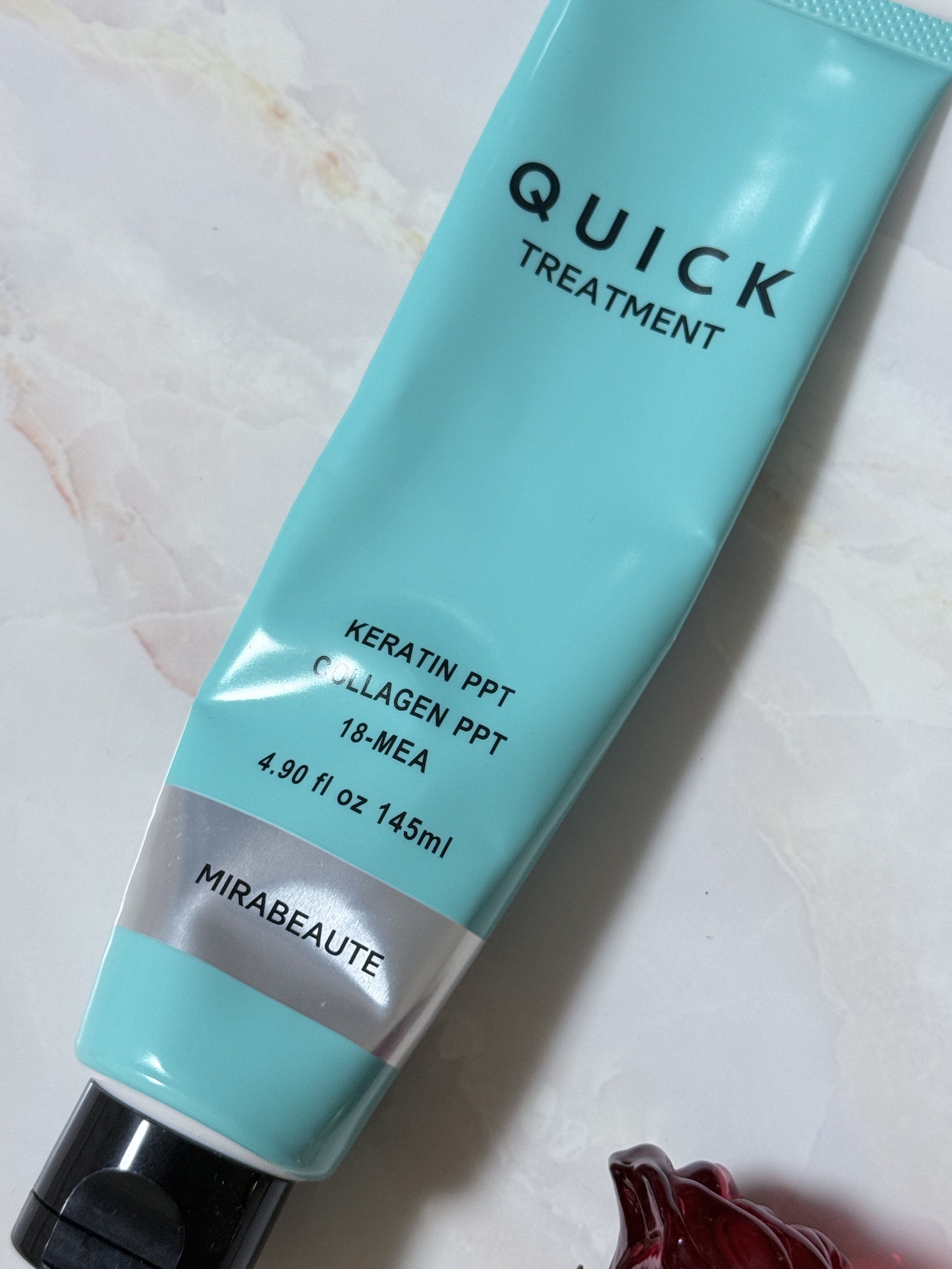 
◎傷んだ髪をクイックリペア
◎ハイトーンカラーなどのあるゆるカラーヘアをしっかりケアしながら髪色キープ
◎ジェルのようなテクスチャーでぬるつきはあるものの乾かすとしなやかでなめらかな仕上がりに

✼••┈┈••✼••┈┈••✼••┈┈••