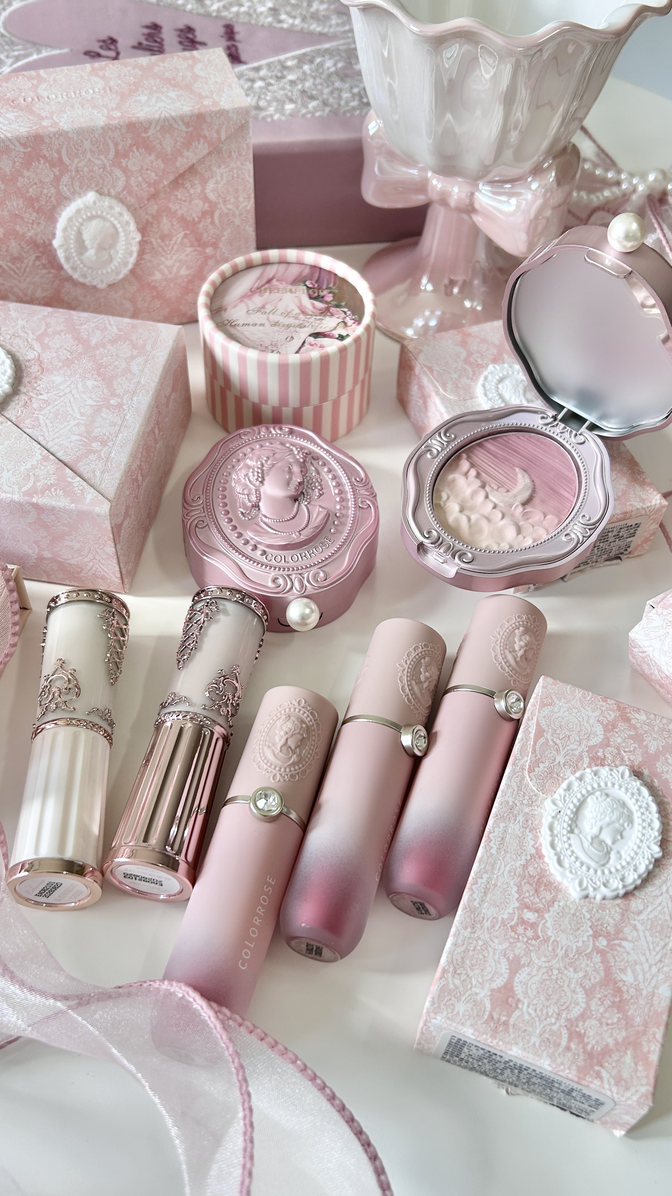 コスメって本当に見てるだけ癒される‎.⚯̫₊˚⊹♡

#コスメオタク 