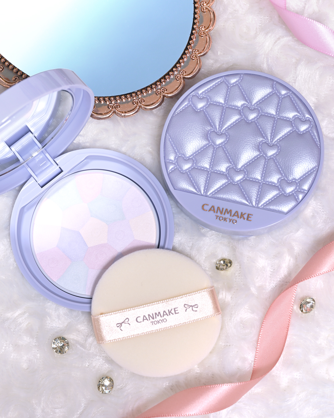 💎#イルミネイティングフィニッシュパウダー
　～Abloom～ 01

限定パッケージは、
光沢のあるキルティング調×淡いブルーの
上品でかわいいデザイン✨

繊細パールがふんわり光をまとったような
ツヤ肌を演出✨
5色を混ぜて使うことで