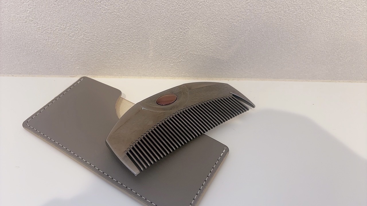 LOVECHROME PG ツキ プレミアムブラックのクチコミ「LOVECHROME　PG ツキ プレミアムブラック

タンクルティーザー、リファブラシを使っ.....」（2枚目）