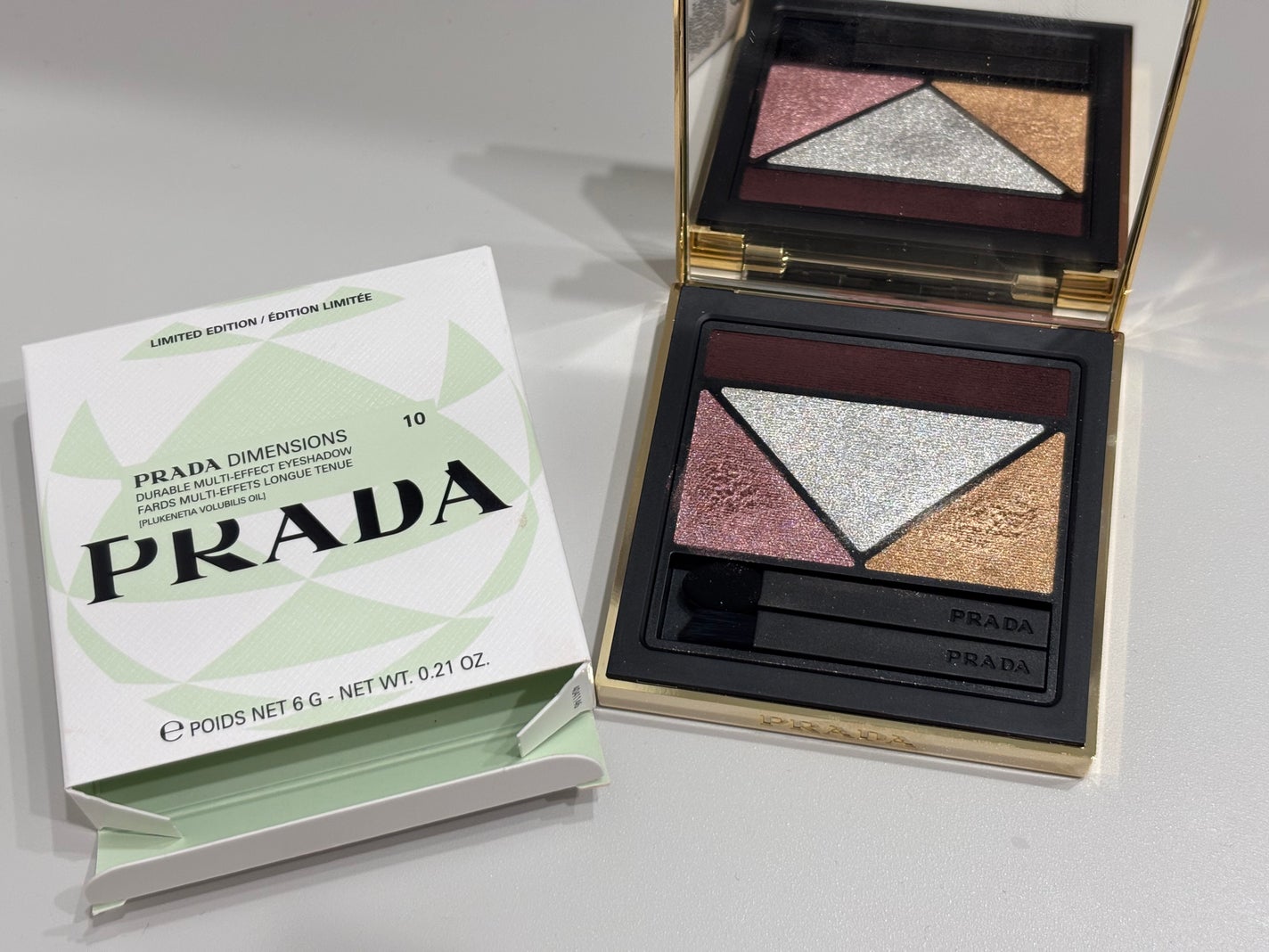 ダイメンションズ マルチエフェクト アイシャドウ/PRADA BEAUTY/アイシャドウパレットを使ったクチコミ(1枚目)