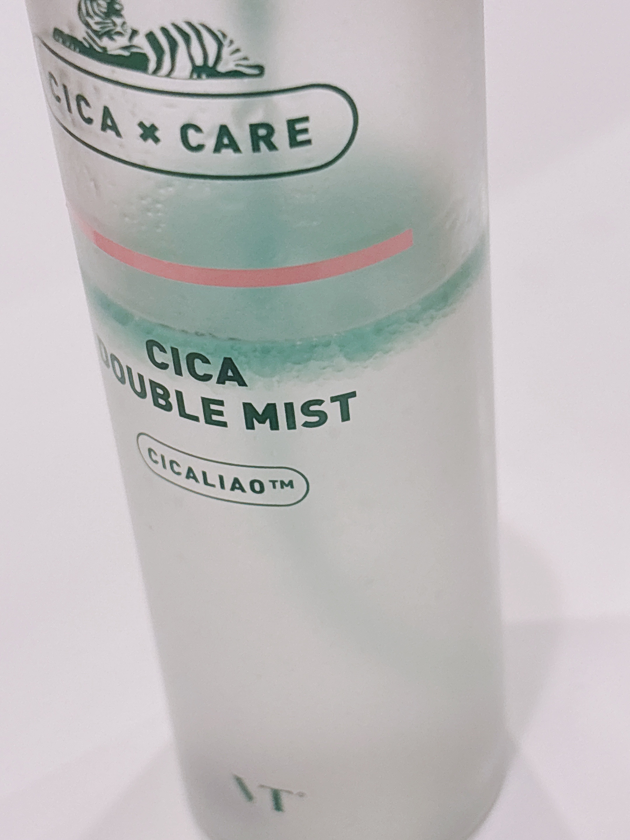 VT CICA ダブルミストのクチコミ「VT CICA ダブルミスト

ウォーター層とオイル層が2層になっているので、振ってから使いま.....」（2枚目）