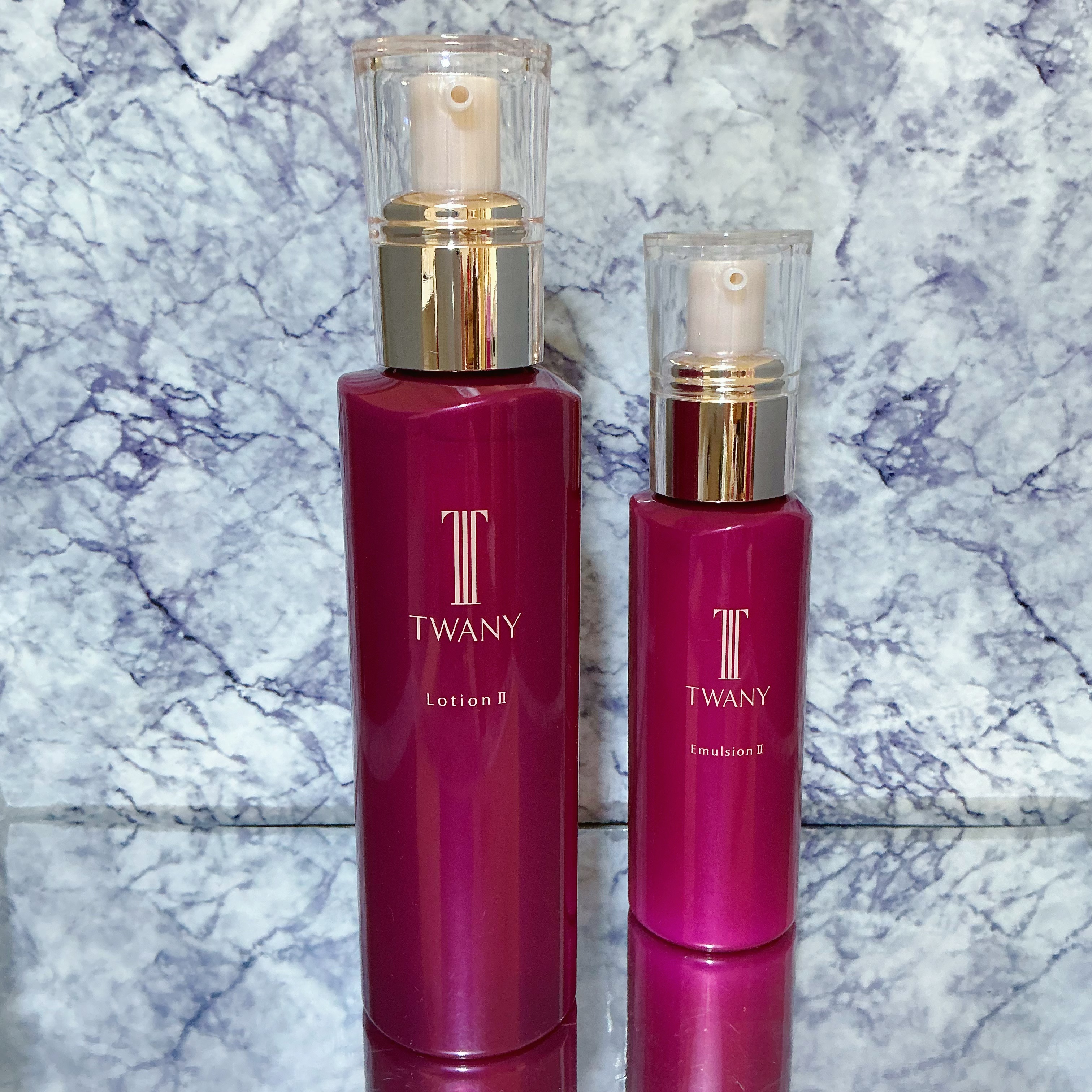 株式会社カネボウ化粧品
◼️トワニー　ローションNⅡ(しっとりタイプ)【医薬部外品】
◼️トワニー　エマルジョンNⅡ(しっとりタイプ)【医薬部外品】

漲る、うるおい連鎖。
角質アプローチで、うるおいめぐるハリ肌へ導いてくれる化粧水と乳液で