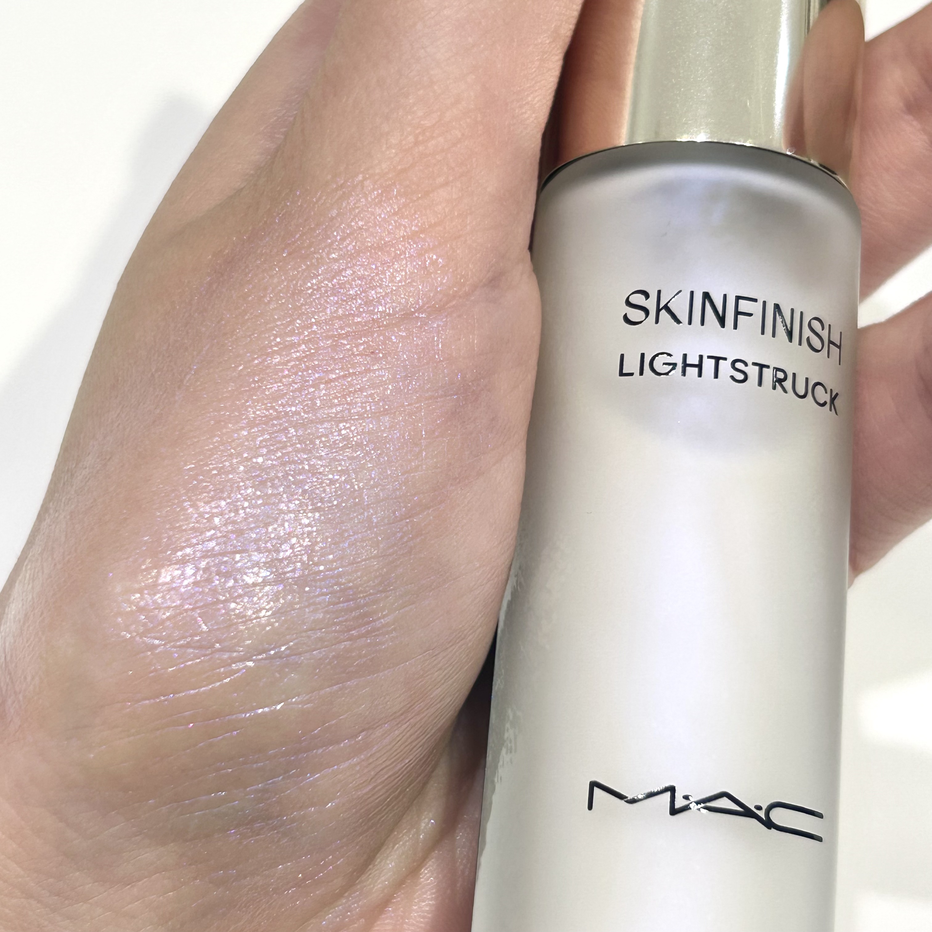 スキンフィニッシュ ライトストラック リキッド ハイライター/M・A・C/リキッドハイライトを使ったクチコミ（3枚目）