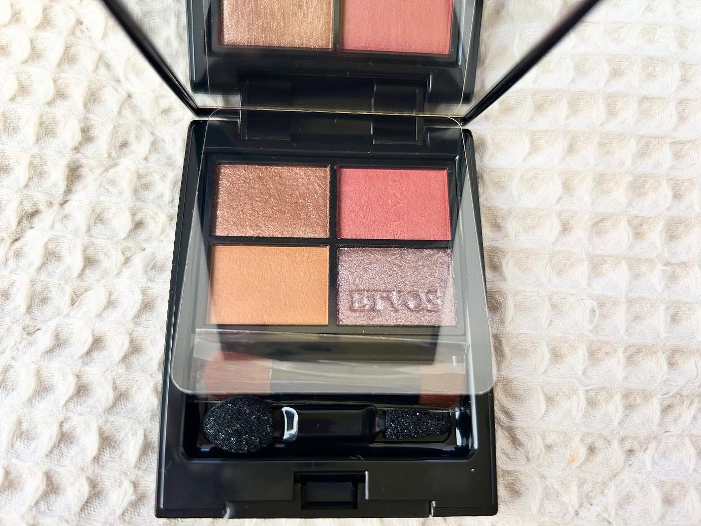 ミネラルクラッシィシャドー/エトヴォス/アイシャドウパレットを使ったクチコミ(2枚目)