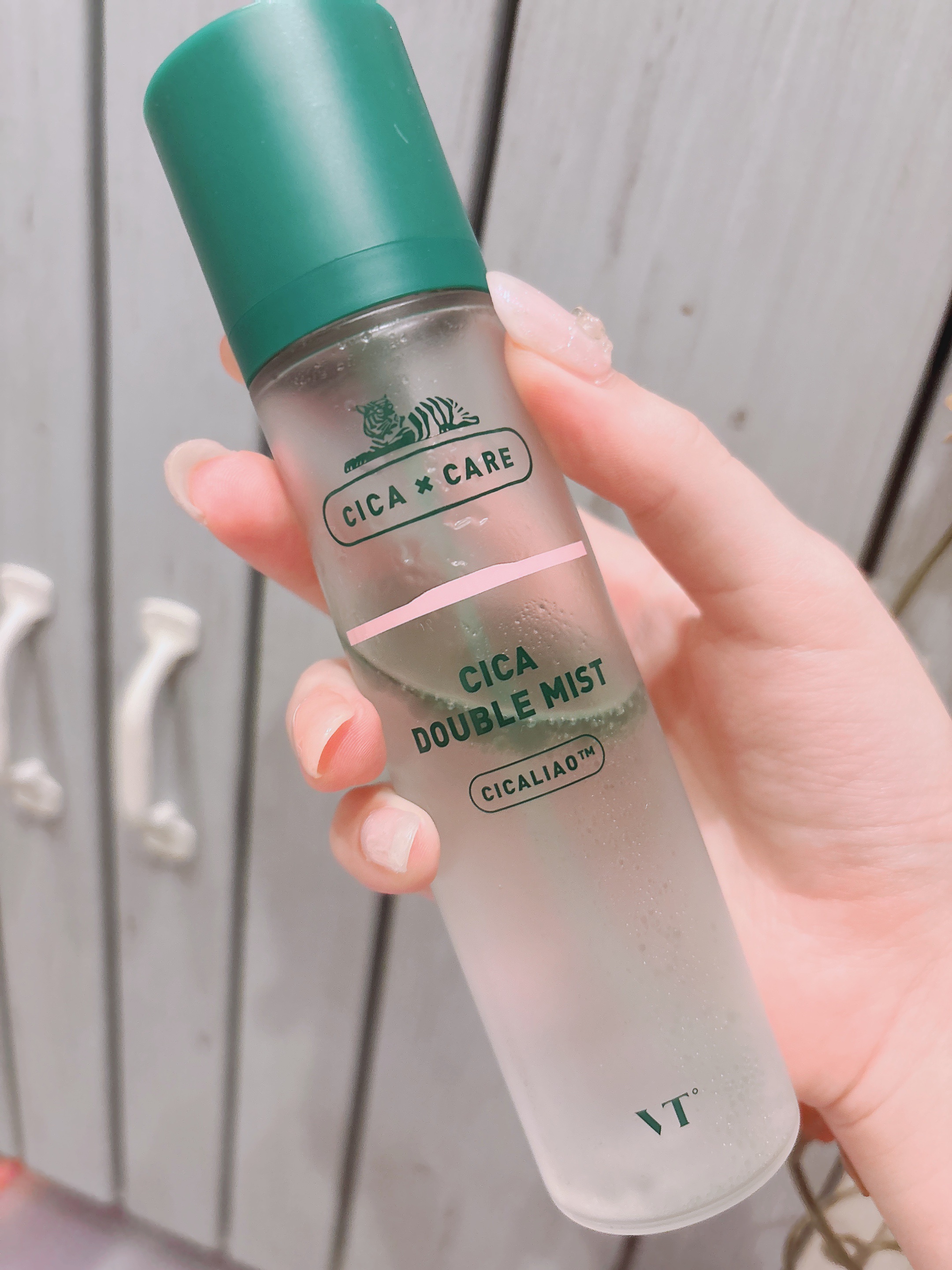 VT CICA ダブルミストのクチコミ「VT CICA ダブルミスト

ウォーター層とオイル層が2層になっているので、振ってから使いま.....」（1枚目）