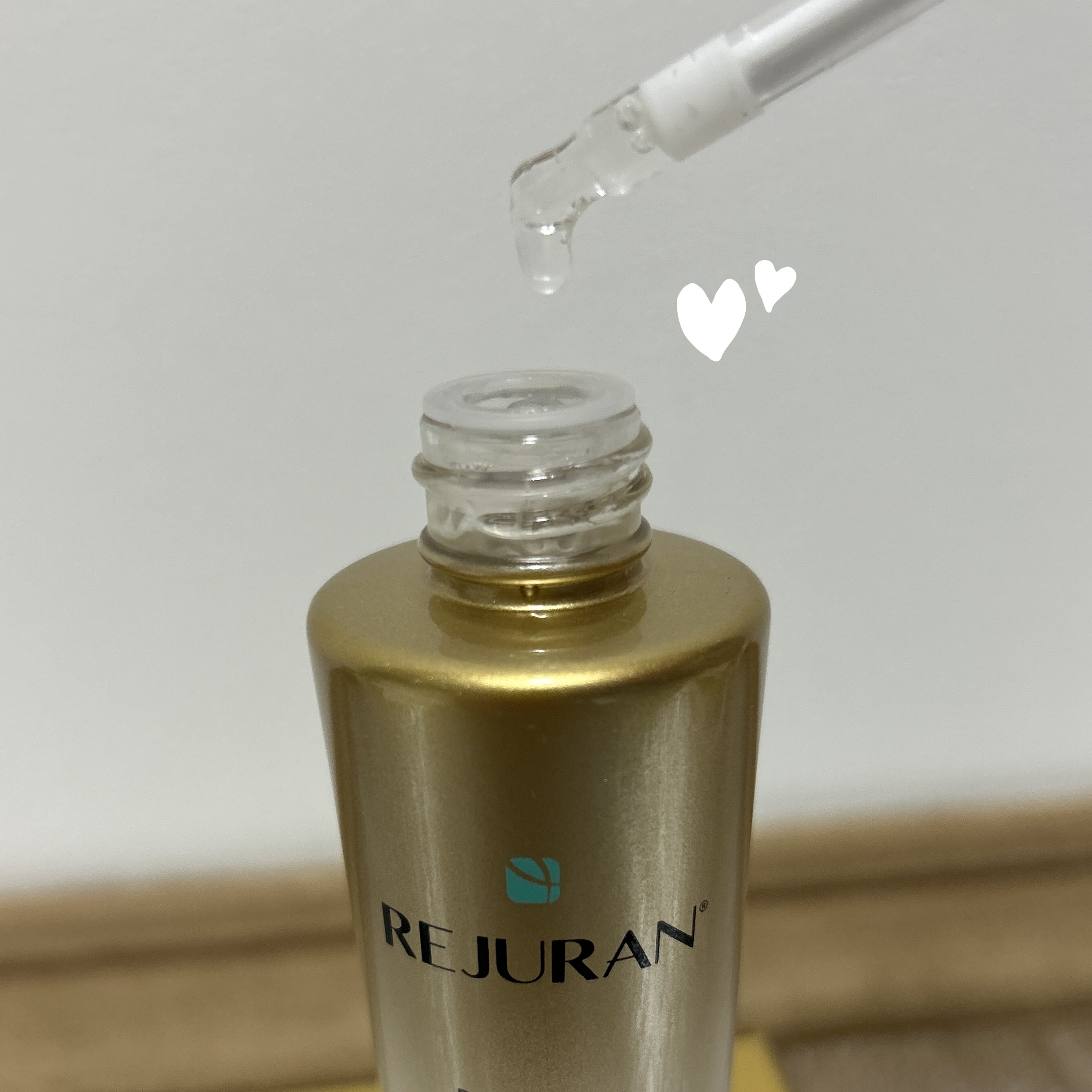 #PR #supportedbyREJURAN

最近使い始めた #リジュラン のデュアルエフェクトアンプル💧  

オイル層とアンプル層の2層に分かれていて、使う前にシャカシャカ振って混ぜるタイプ。  

C-PDRN＊やヒアルロン酸な