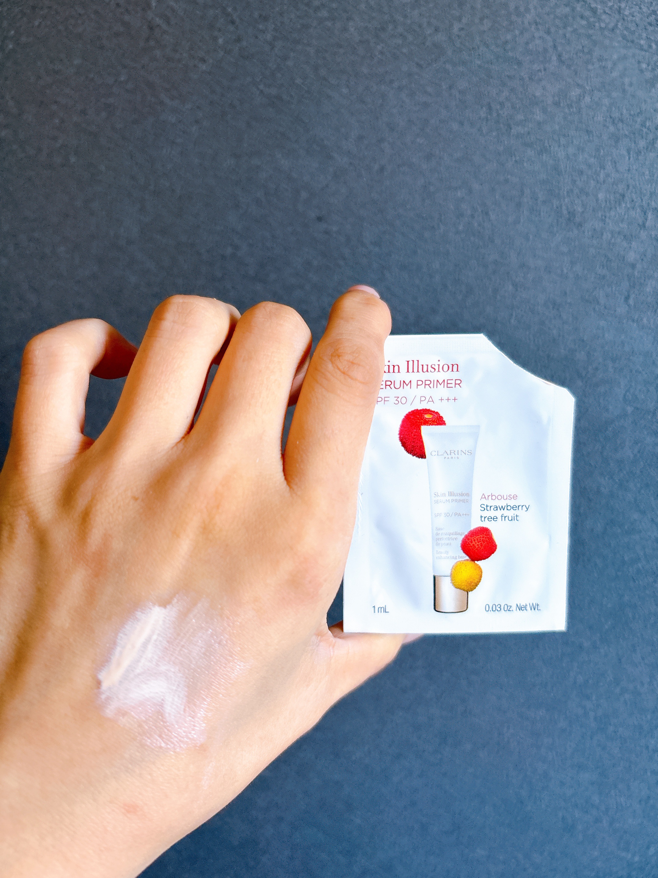 CLARINS スキン イリュージョン セラム プライマー（SPF30 / PA+++）のクチコミ「CLARINS

スキンイリュージョン
セラム　プライマー

伸びが良く化粧下地として
補正能.....」（2枚目）