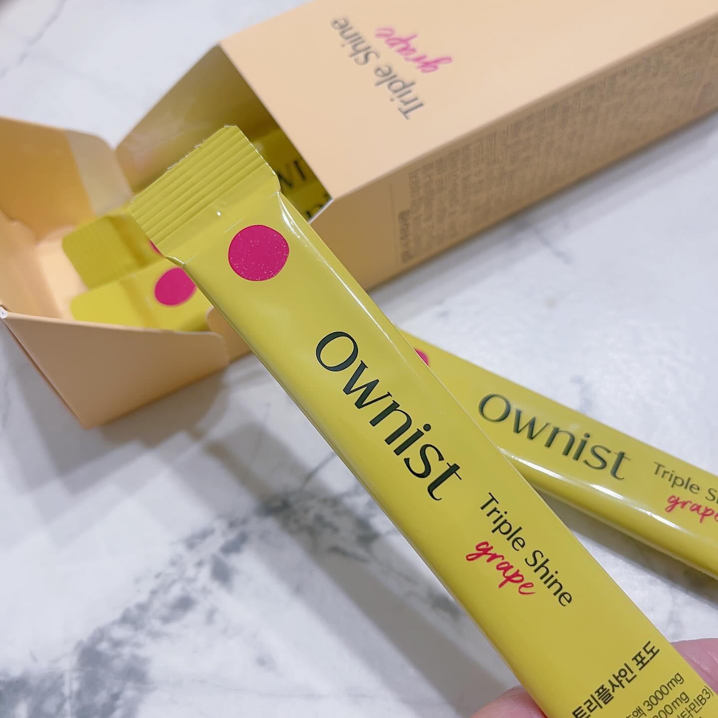 韓国生まれの本格インナーケア 
Ownist（オニスト）  @ownist.jp 

しっとり内側から輝くハリ・ツヤサポート

日々外出やレジャーで忙しい方に
新習慣！頼れる3つの成分配合のゼリー

🍇内側から輝く透明感ケア
　　トリプル