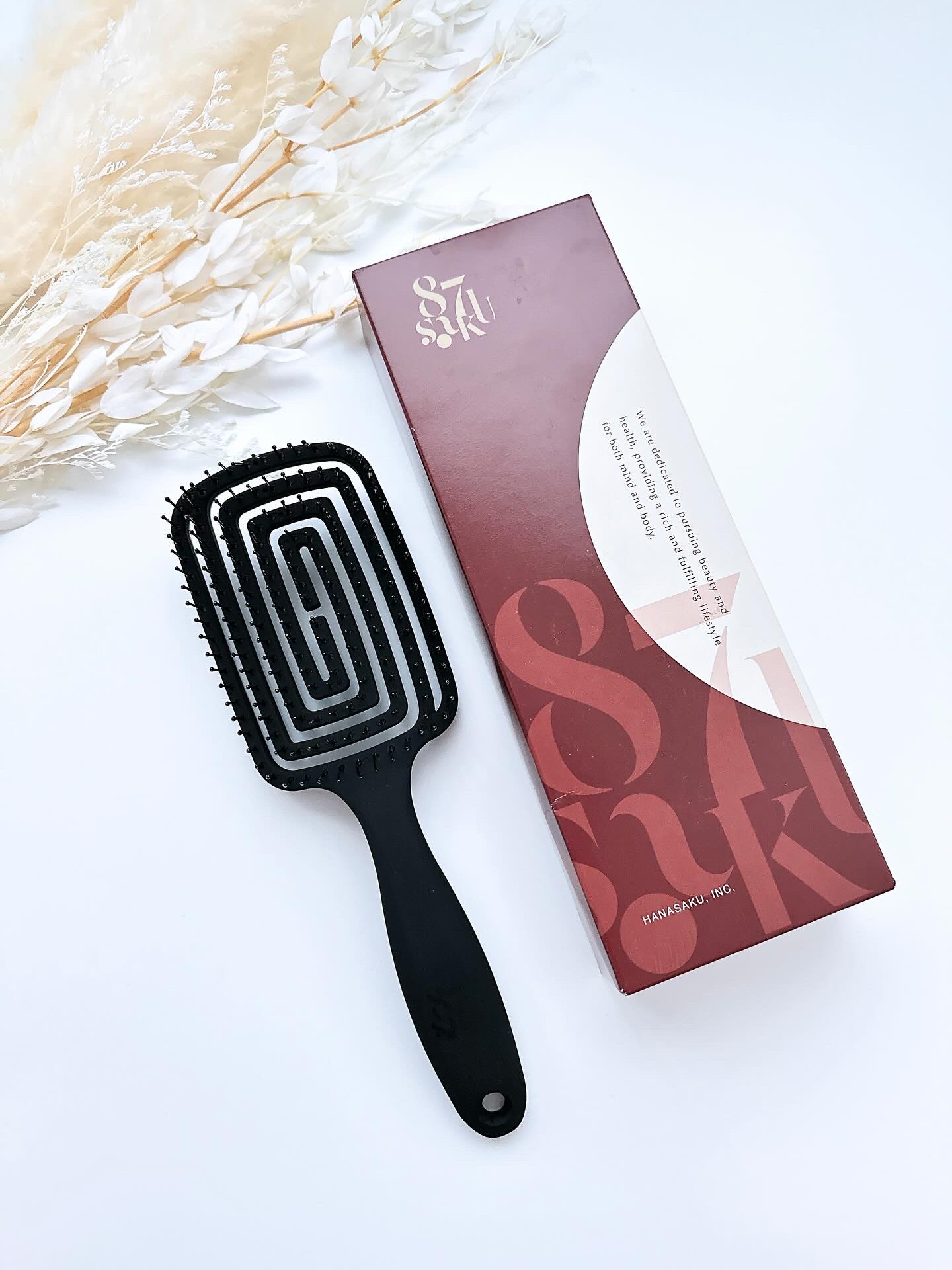 #𝗠𝗲𝗹𝗖𝗼𝘀𝗺𝗲𝘁𝗶𝗰 PR

ヘアケアブランド「87saku（ハナサク）」
特殊設計によりドライヤー時間を短縮！
サラツヤの美髪が手に入り毎日の
ヘアケアを簡単で効果的にするアイテム

ドライヤーの風を均一に分散し