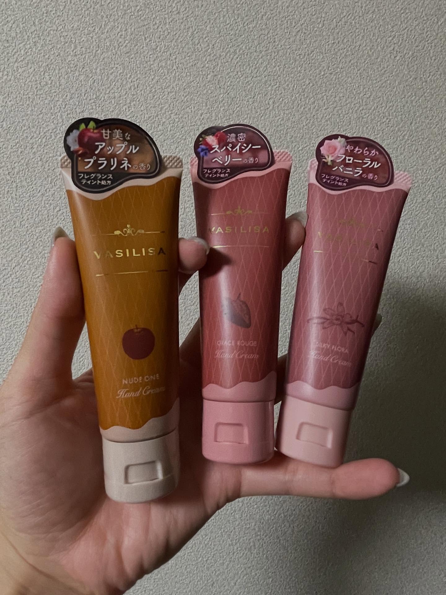 ヴァシリーサ ヌード ワン フレグランス ティント ハンドクリーム/ヴァシリーサ/ハンドクリームを使ったクチコミ（2枚目）