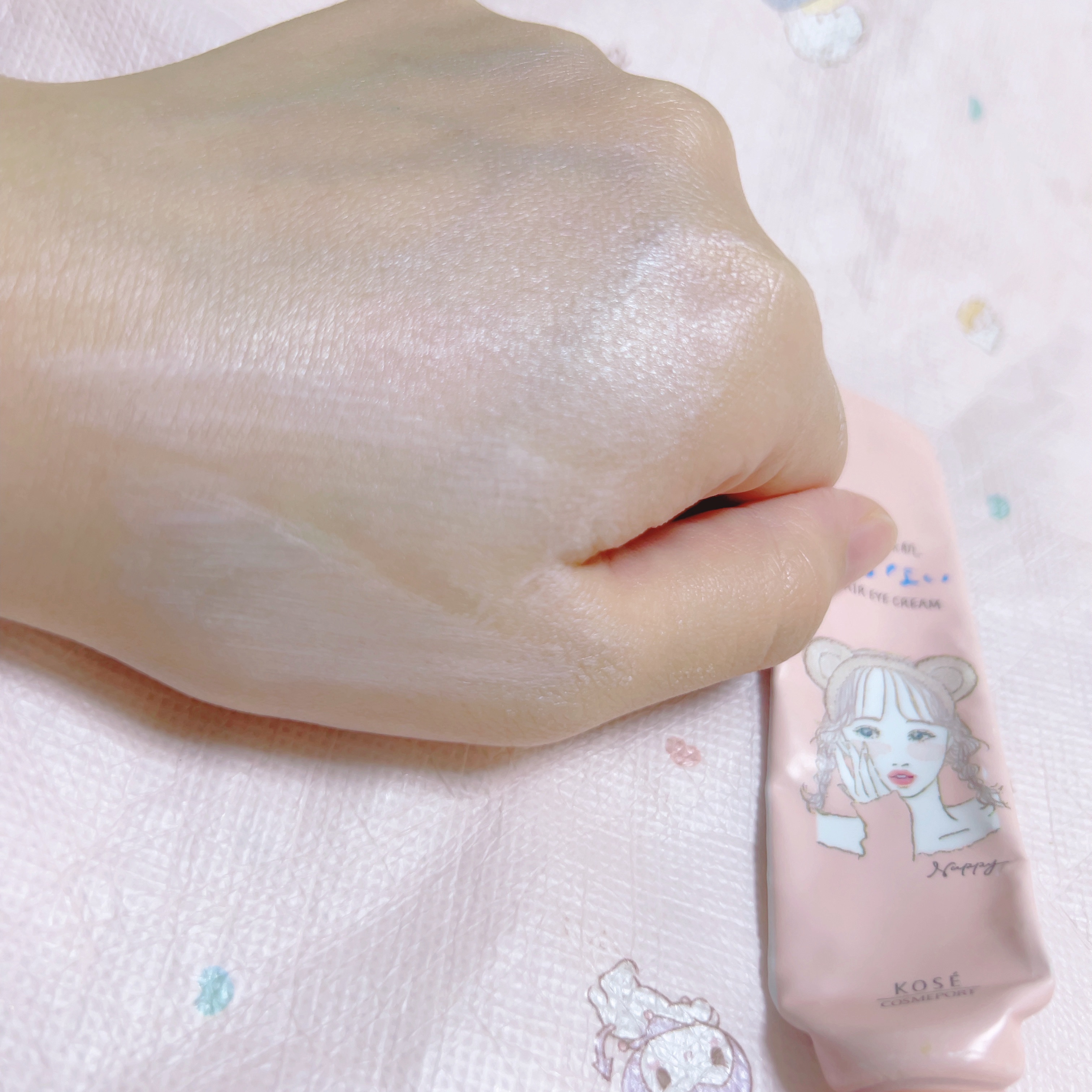 クリアターン ごめんね素肌 クマらないアイクリームのクチコミ「こっくりしたクリームで乾燥対策には良かった。
ただ白浮きがすごくていくら馴染ませても目が白くな.....」（3枚目）