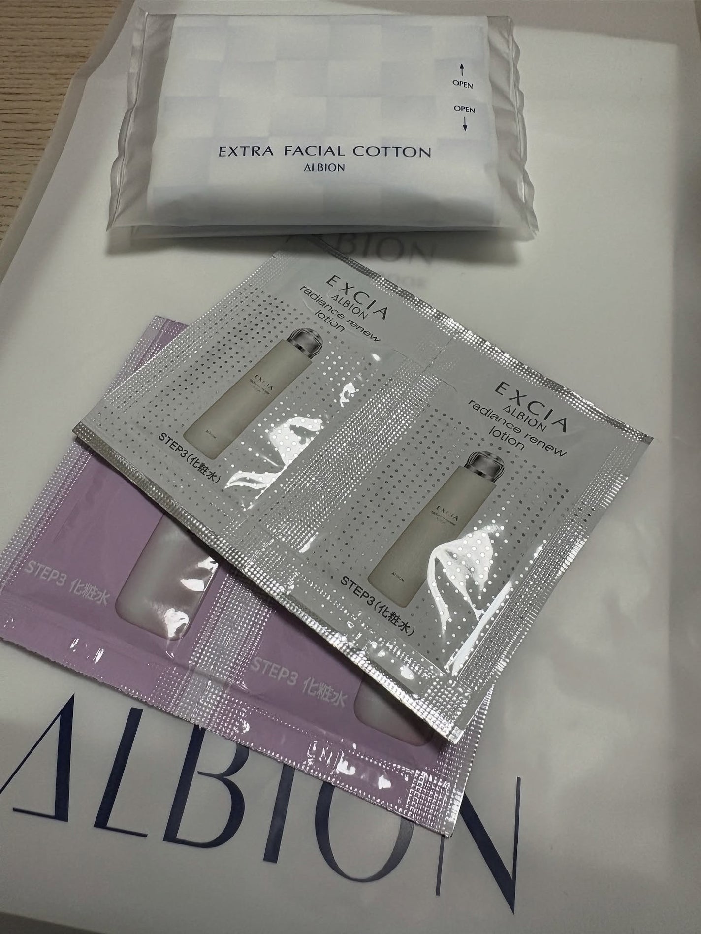 こしゅみー。フォロバ100 on LIPS 「アルビオン今、乳液だけ使ってるだけど、化粧水も欲しくて悩んでた..」(1枚目)