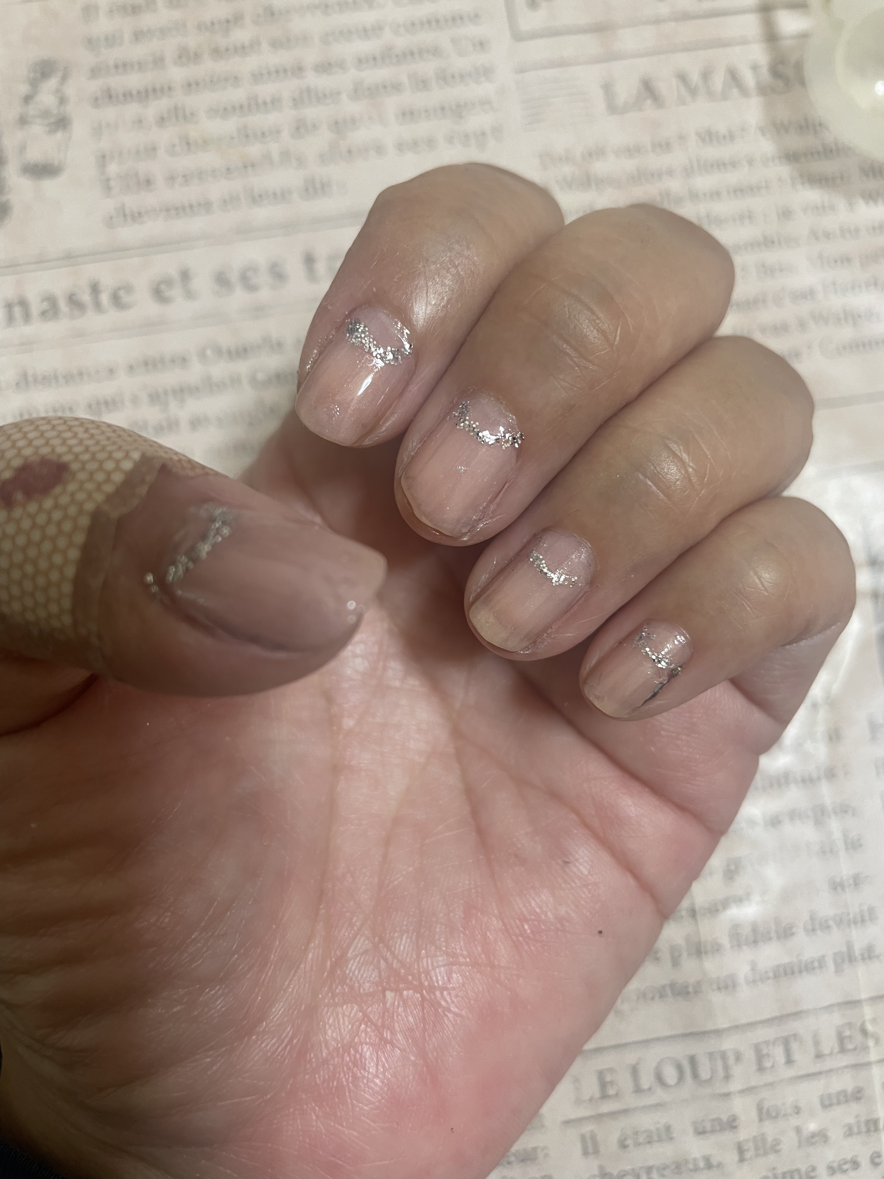 ネイル💅備忘録

古いポリッシュだけど

ときめいたので😅

パソカで一番似合わない色なんだけど

手を怪我してるけど😅

ネイルしてみました。


✼••┈┈••✼••┈┈••✼••┈┈••✼••┈┈••✼

＆ROSY2019年1