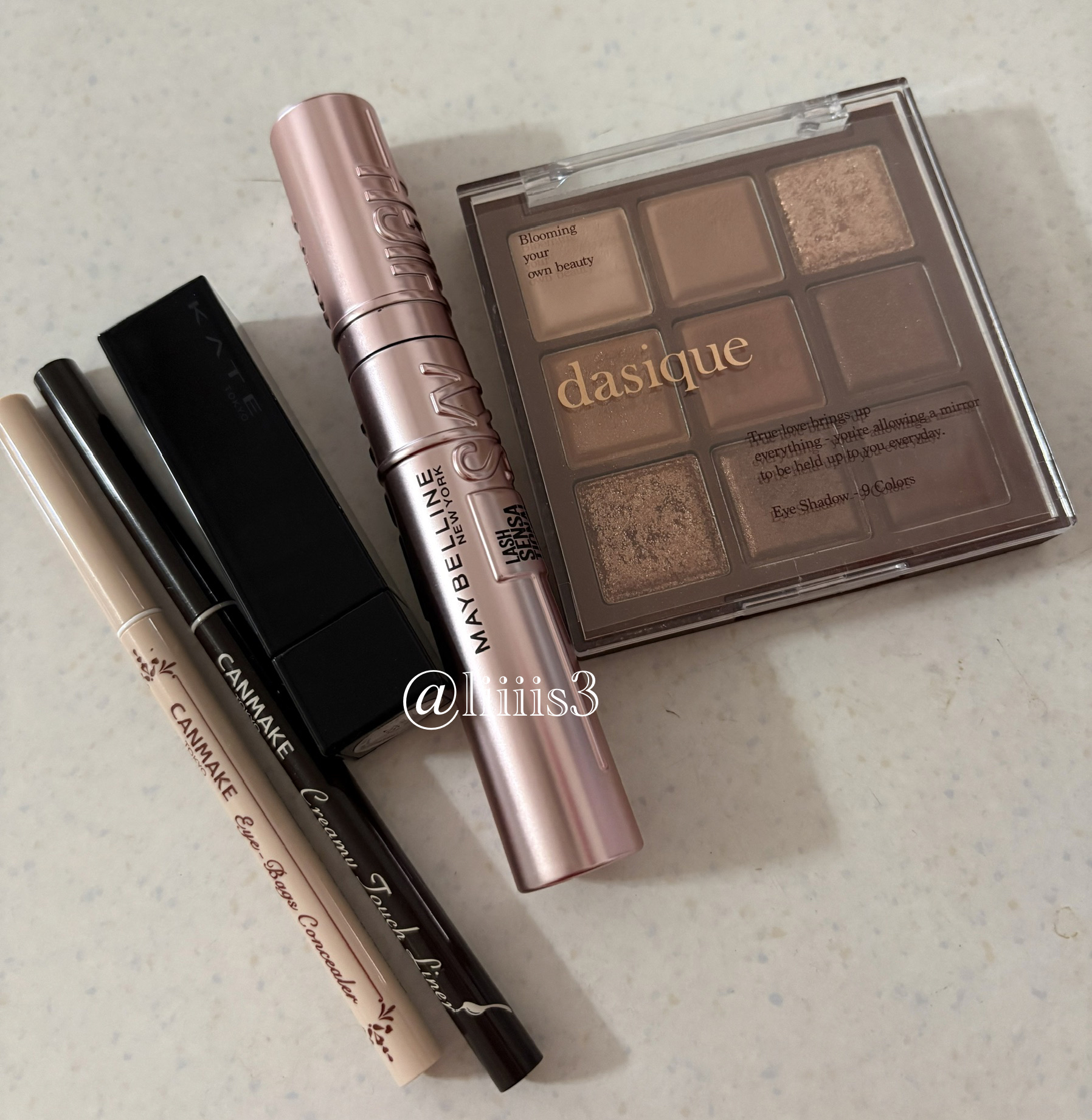 ＼今日のメイク／

✔️dasique
シャドウパレット 11 チョコレートファッジ

✔️キャンメイク
クリーミータッチライナー 03 ダークブラウン

✔️キャンメイク
アイバッグコンシーラー 01 イエローベージュ

✔️MAYBEL