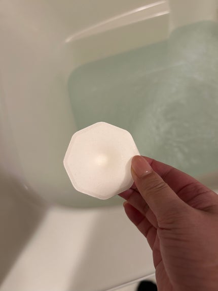 バブ メディキュア 柑橘の香り【医薬部外品】のクチコミ「バブメディキュア 柑橘の香りメディキュア 柑橘の香り医薬部外品1錠
コンビニ店のお買い物特典.....」(2枚目)