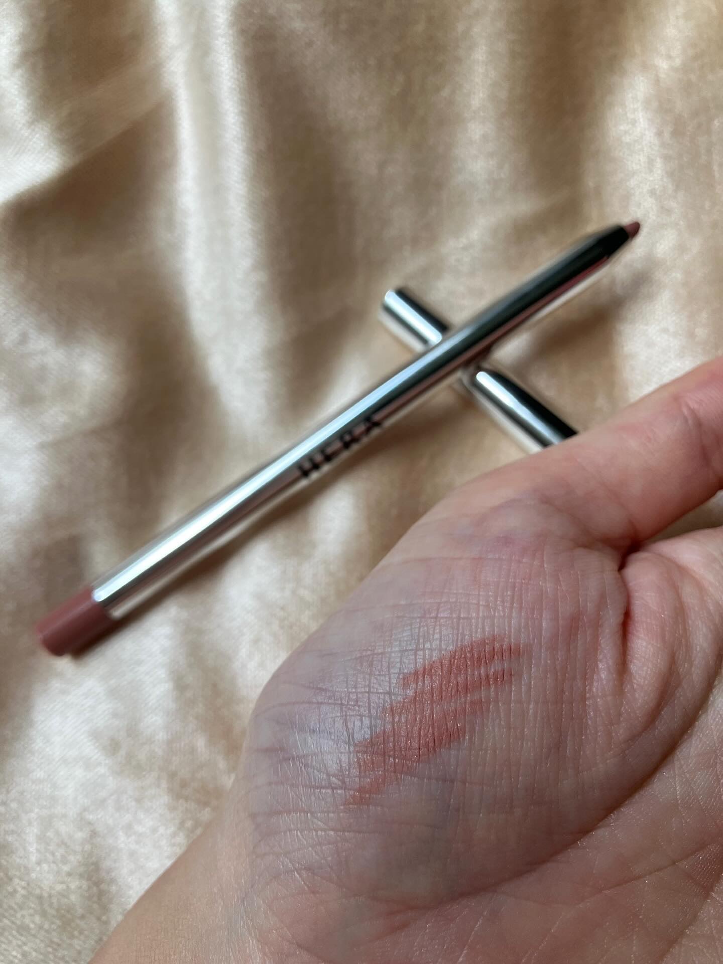 センシュアルヌードグロス/HERA/リップグロスを使ったクチコミ（3枚目）