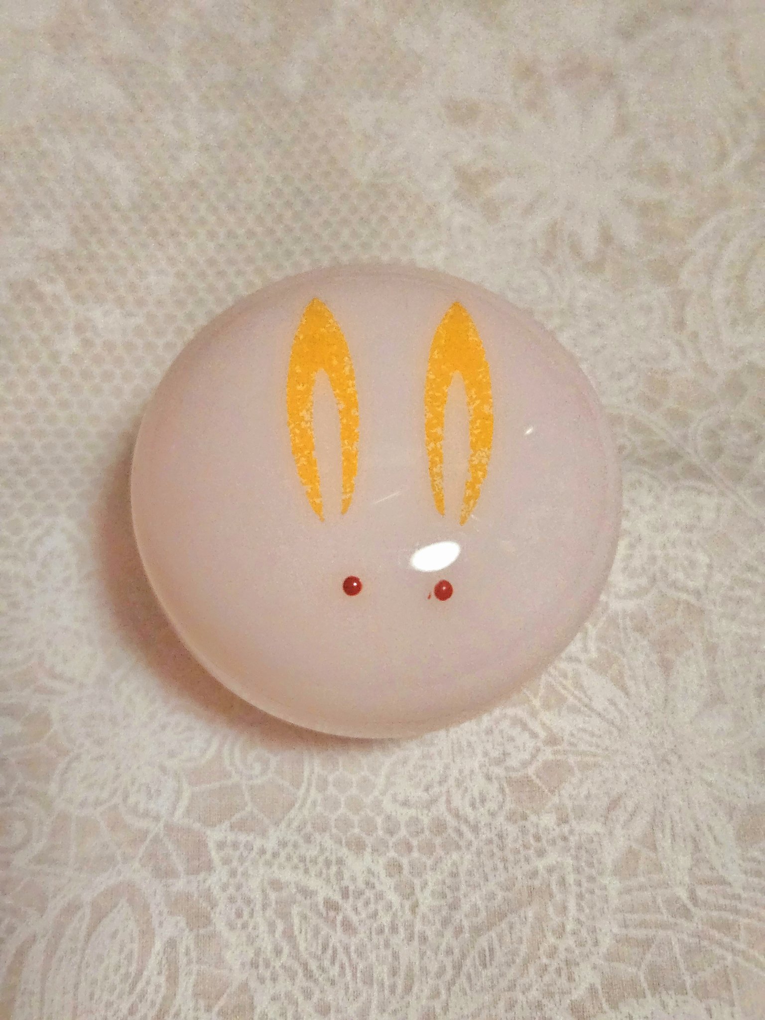 舞妓さんの練り香水 うさぎ饅頭のクチコミ「何年か前に京都展で購入した、うさぎの練り香水です🥰
舞子さんが使う香水らしく小さくて持ち運び便.....」（1枚目）