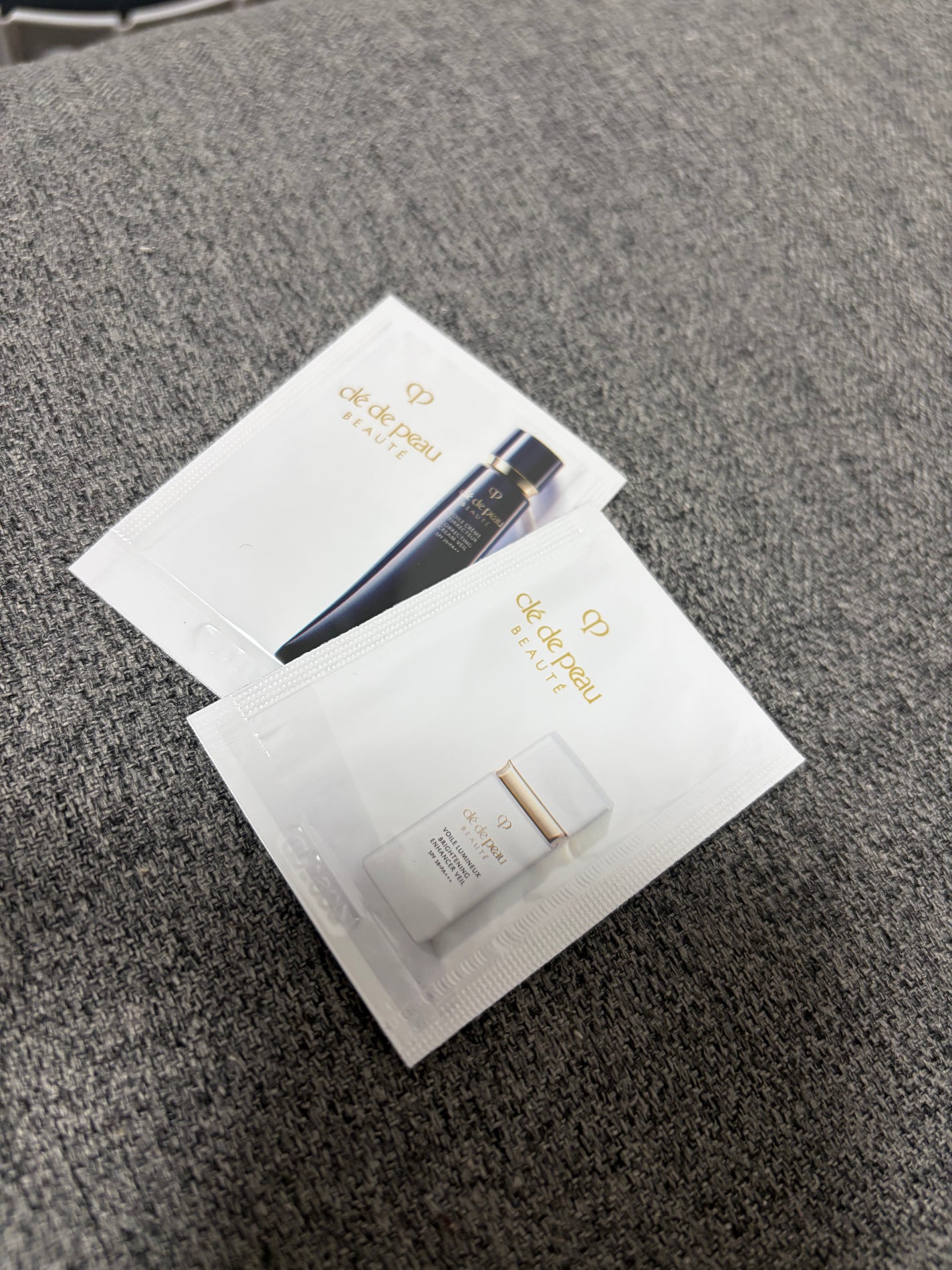 ぁぃぅぇ on LIPS 「クレ・ド・ポーボーテヴォワールルミヌ30ml8,250円サラッ..」(1枚目)