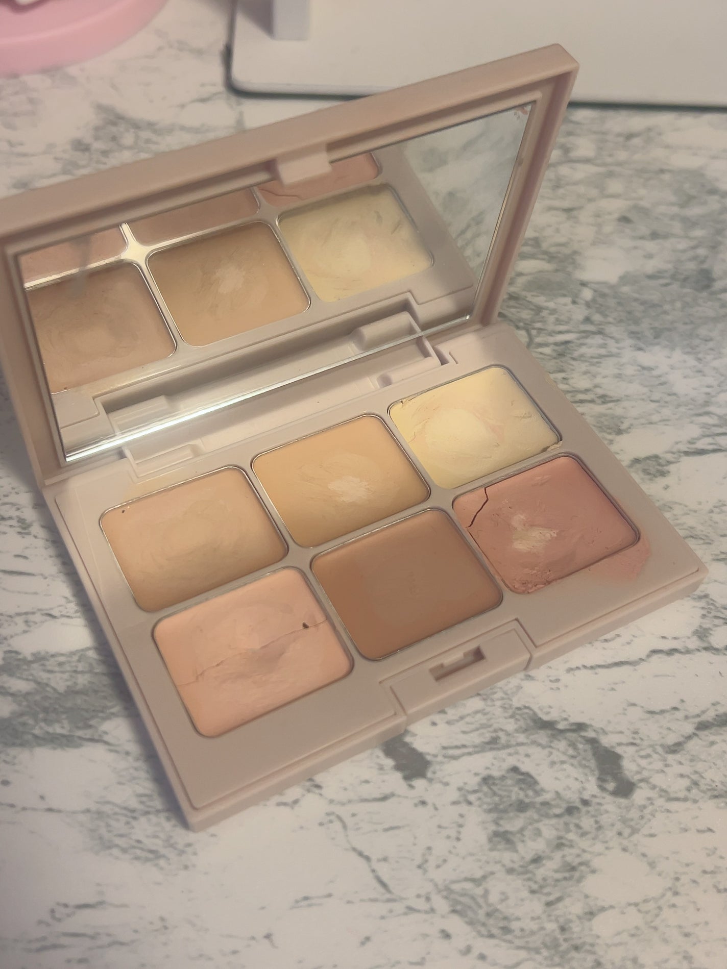 マルチフィックスコンシーラー&カラーコレクター/SHEGLAM/パレットコンシーラーを使ったクチコミ(2枚目)