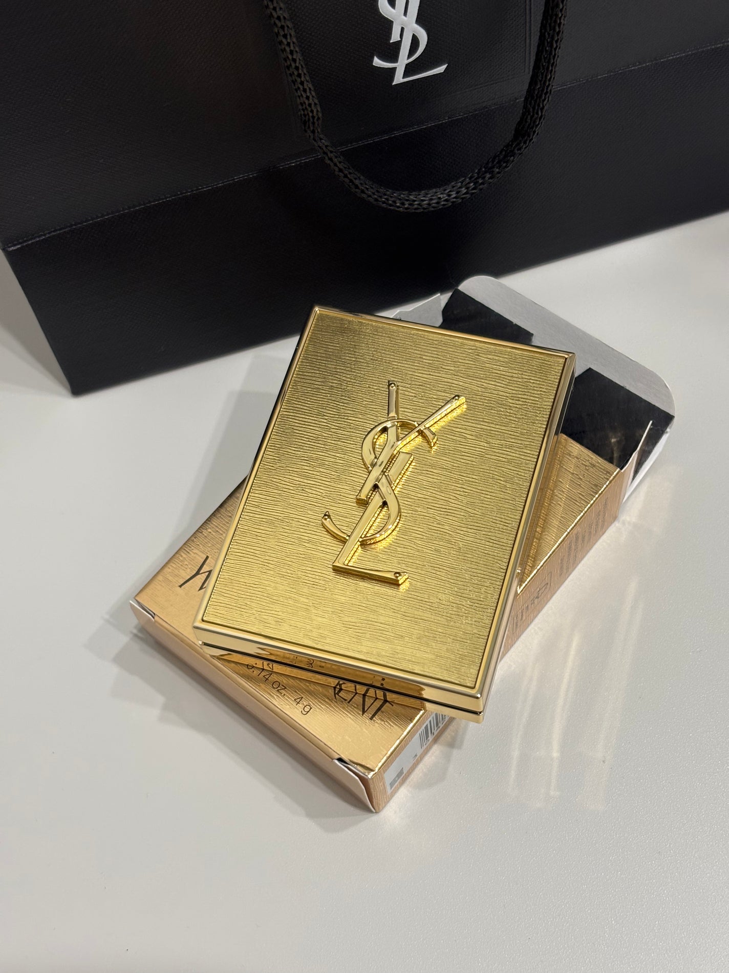 クチュール ミニ クラッチ/YVES SAINT LAURENT BEAUTE/アイシャドウパレットを使ったクチコミ(3枚目)