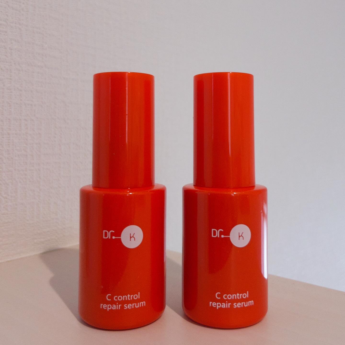 こんなに「効く‼︎」と思ったスキンケア初めてて迷わず定期便継続したドクターケイのCコントロールリペアセラム

初めて使ったときの翌日、鏡を横切った時に映った自分の顔の光り方にエッ？！と思って引き返してまじまじ観察した😂肌がじわっと発光する