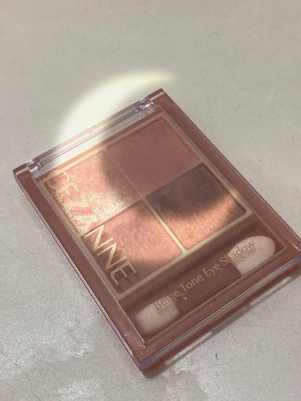 ベージュトーンアイシャドウ/CEZANNE/アイシャドウパレットを使ったクチコミ(1枚目)