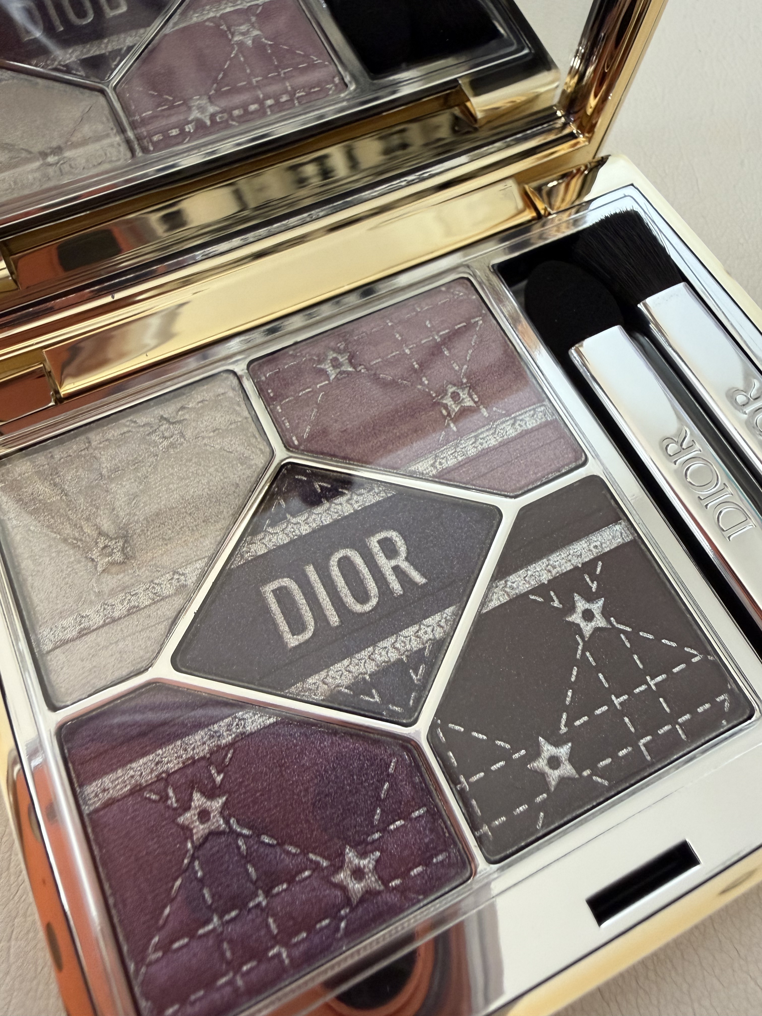 ディオールショウ サンク クルール（ホリデーコレクション 2025 限定品）/Dior/アイシャドウを使ったクチコミ（1枚目）