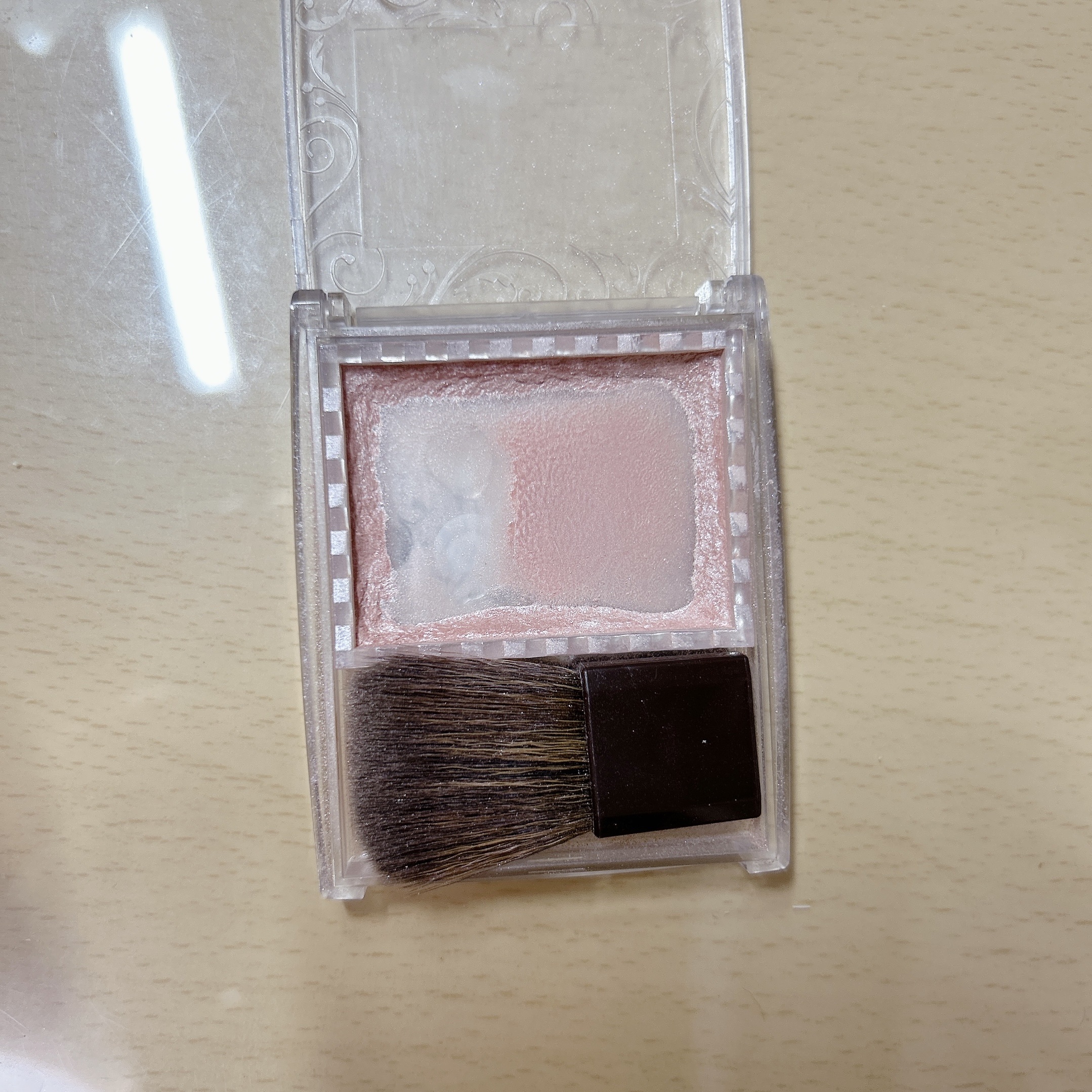 パールグロウハイライト 01 シャンパンベージュ/CEZANNE/パウダーハイライトを使ったクチコミ（2枚目）