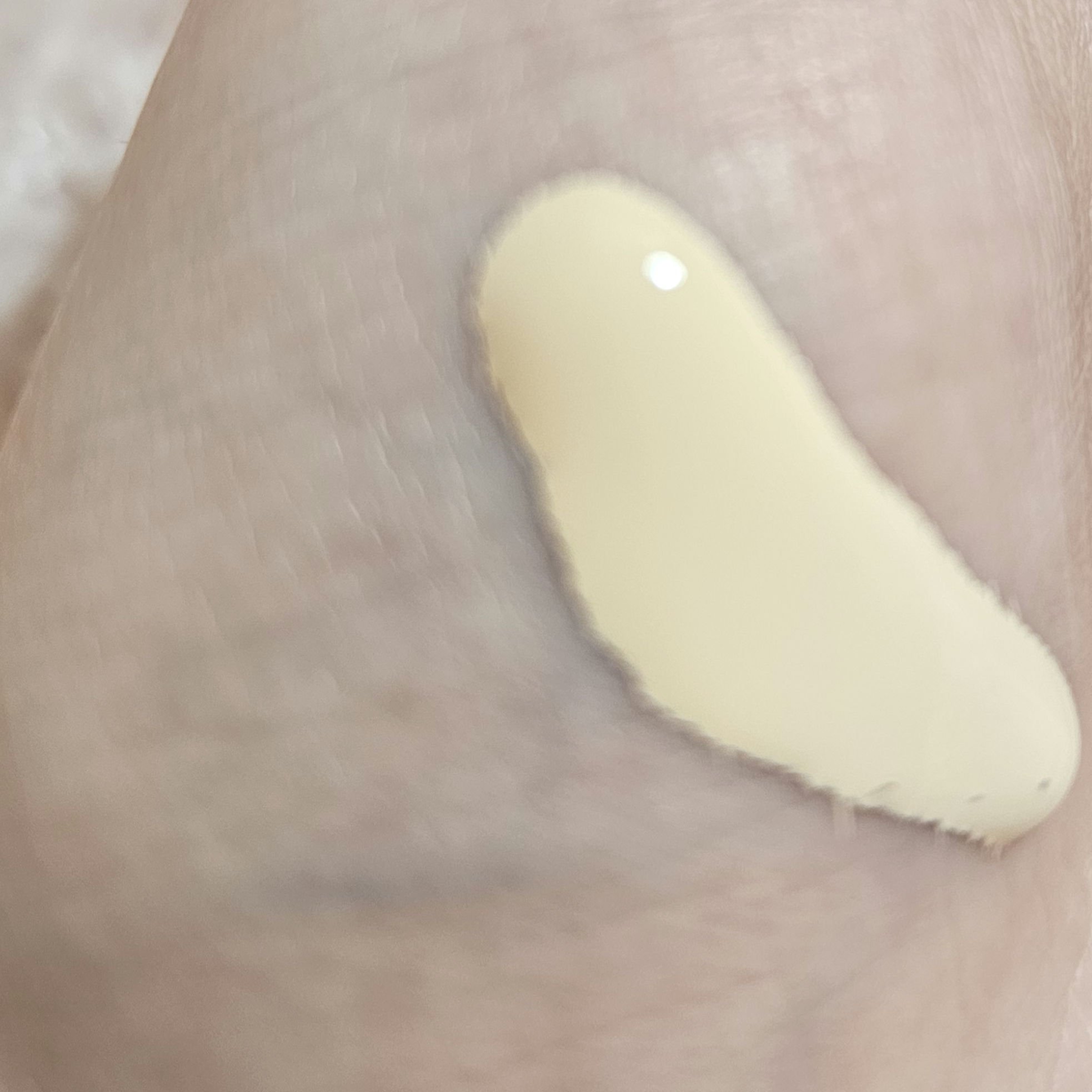 HDスキン ハイドラ グロウ ファンデーション 1N00 アラバスター/MAKE UP FOR EVER/リキッドファンデーションを使ったクチコミ（2枚目）