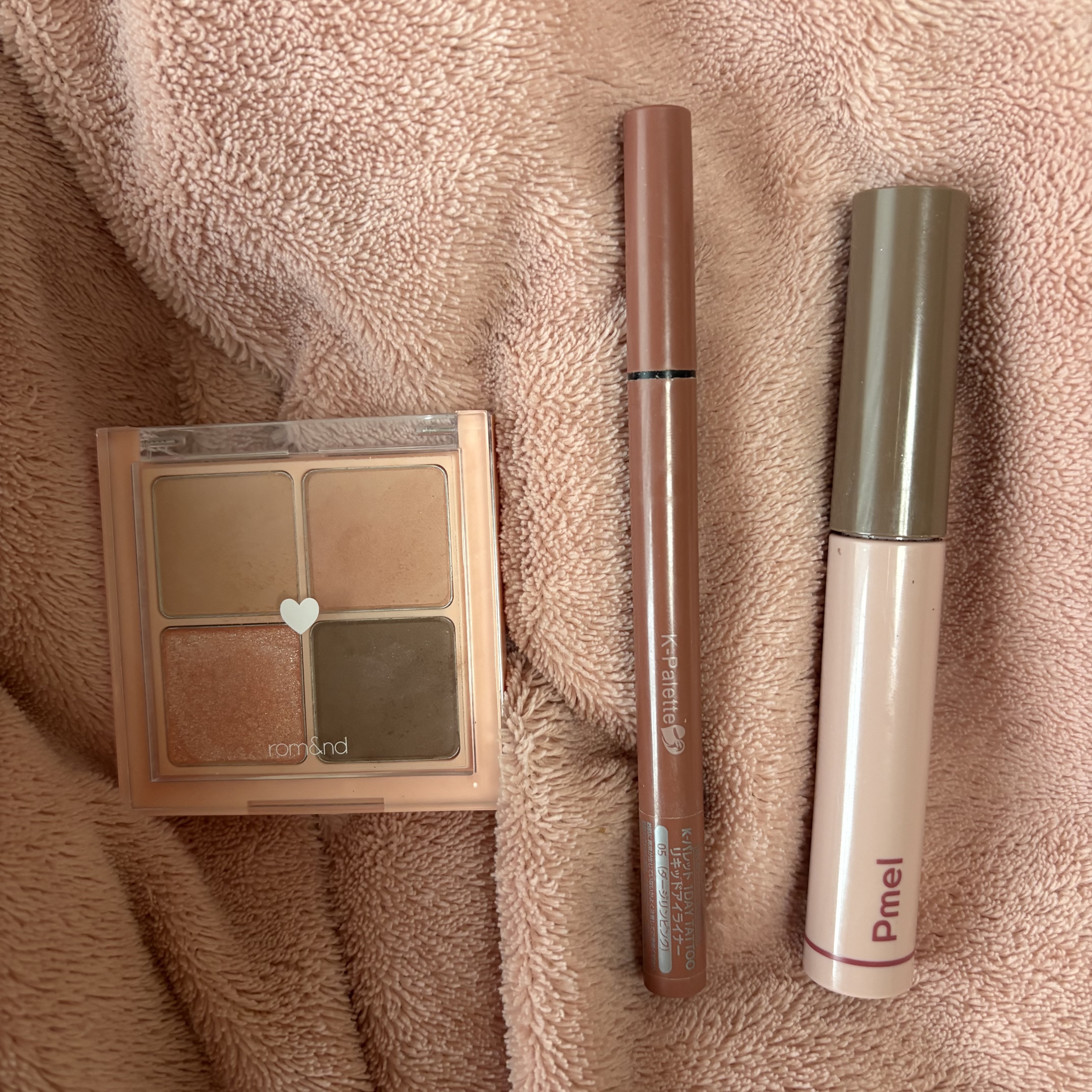 ｡* ❤︎… 秋のピーチピンクメイク …❤︎*。
ロムアンド べターザンアイズ 01 ￥1,760
Kパレット1DAY TATTOO リキッドアイライナー 05 ￥1,320
pmel パーフェクトロング＆カールマスカラ 02￥1,100
