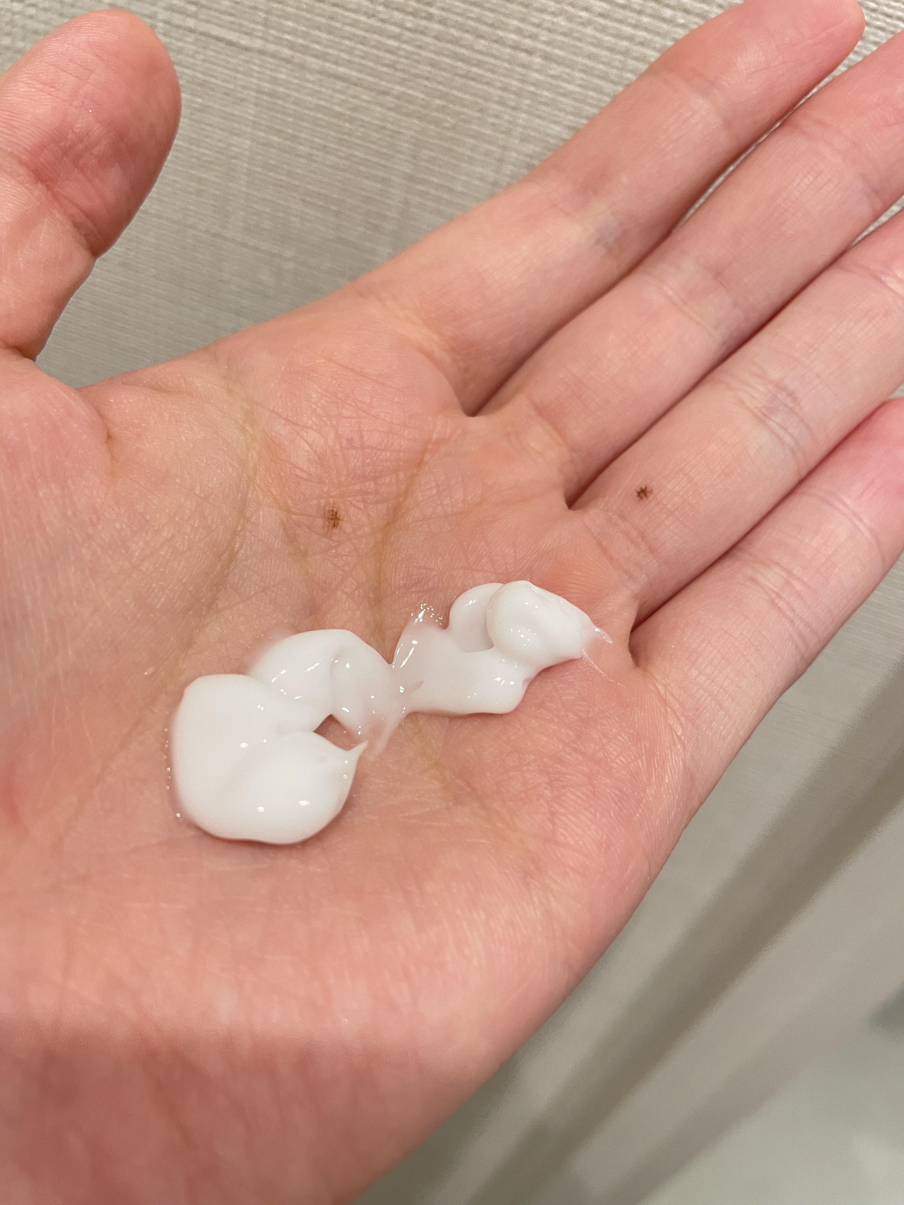 ノルウェー フォーミュラ インテンスリペア ボディ エマルジョン/Neutrogena/ボディローションを使ったクチコミ（3枚目）