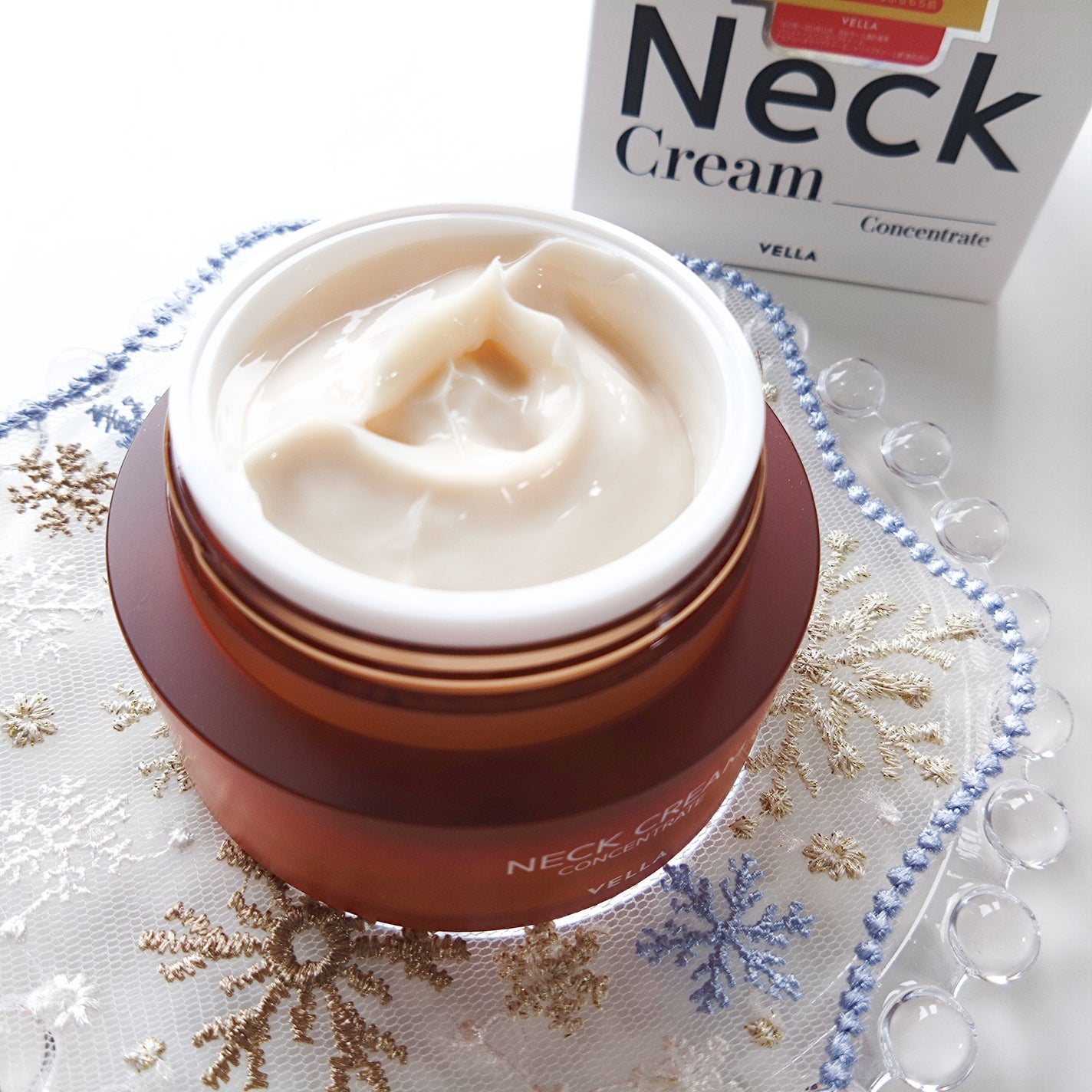 ベラ アルティメットエージ ネッククリーム/VELLA/フェイスクリームを使ったクチコミ(4枚目)